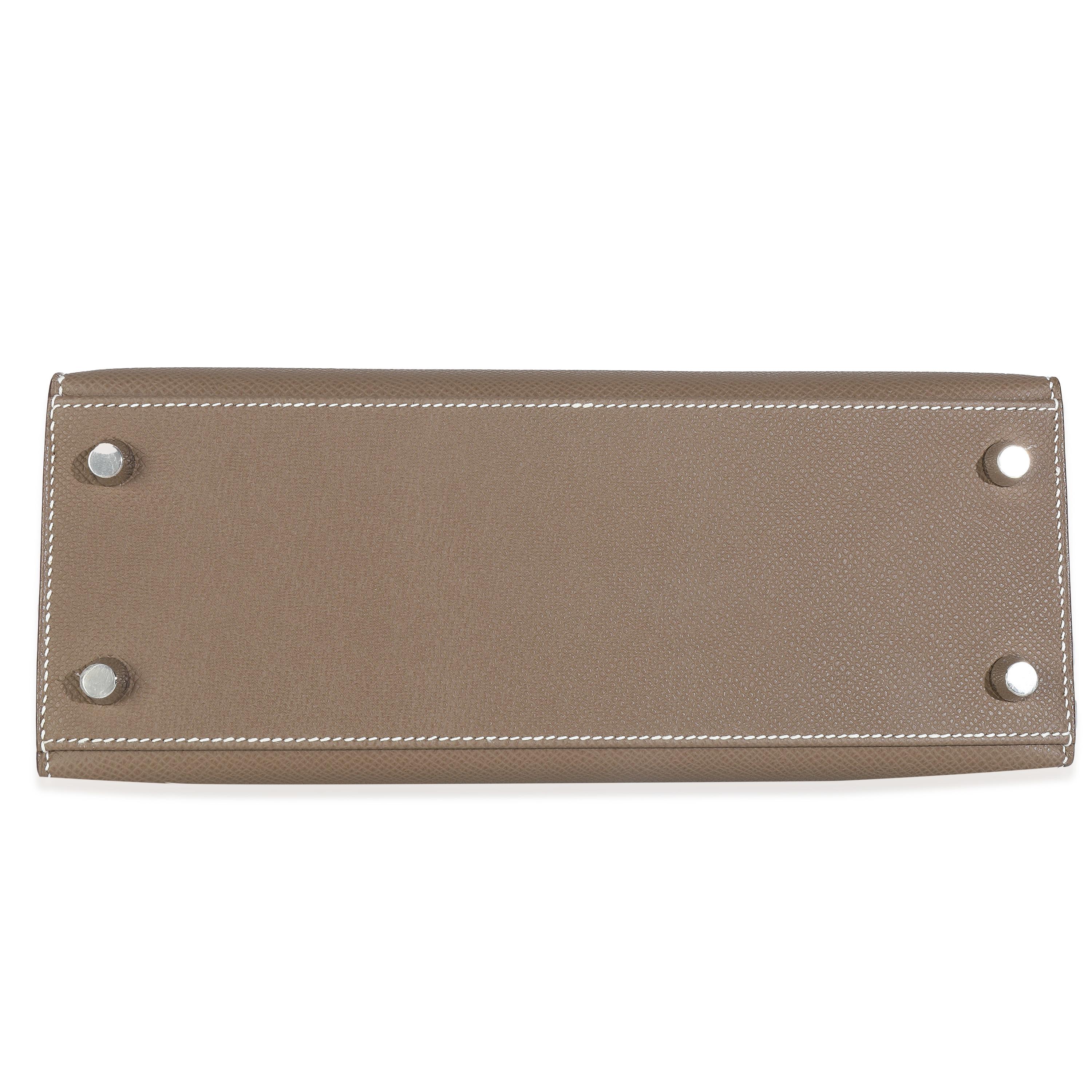 Hermès Etoupe Epsom Sellier Kelly 25 PHW en Excelente estado para la venta en New York, NY