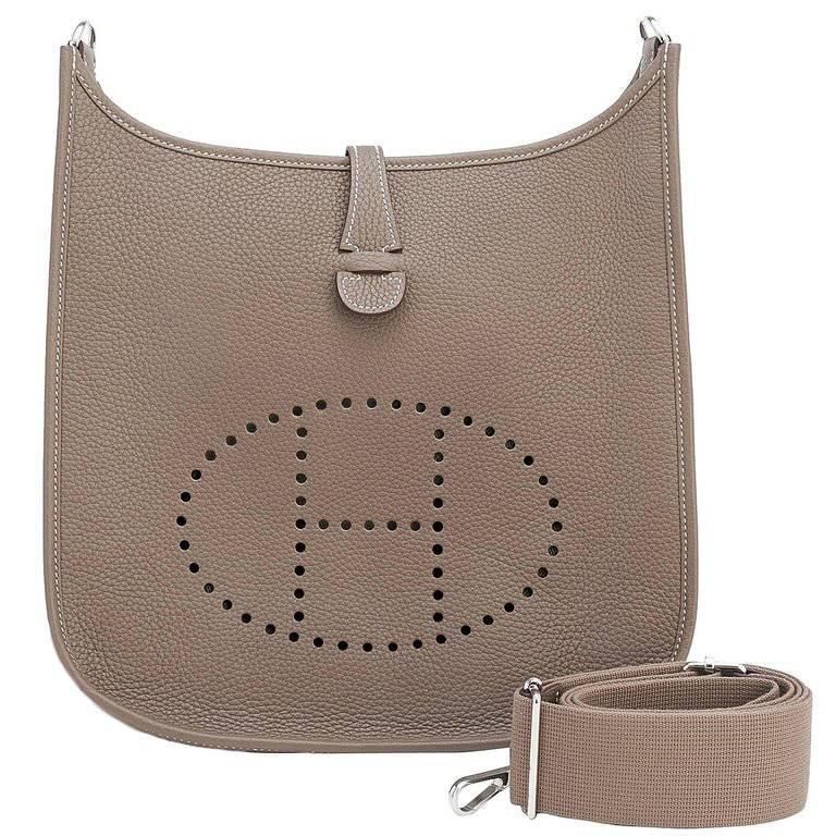 Hermes Etoupe Evelyne PM Taupe 29cm Messenger Shoulder Bag In New Condition In New York, NY