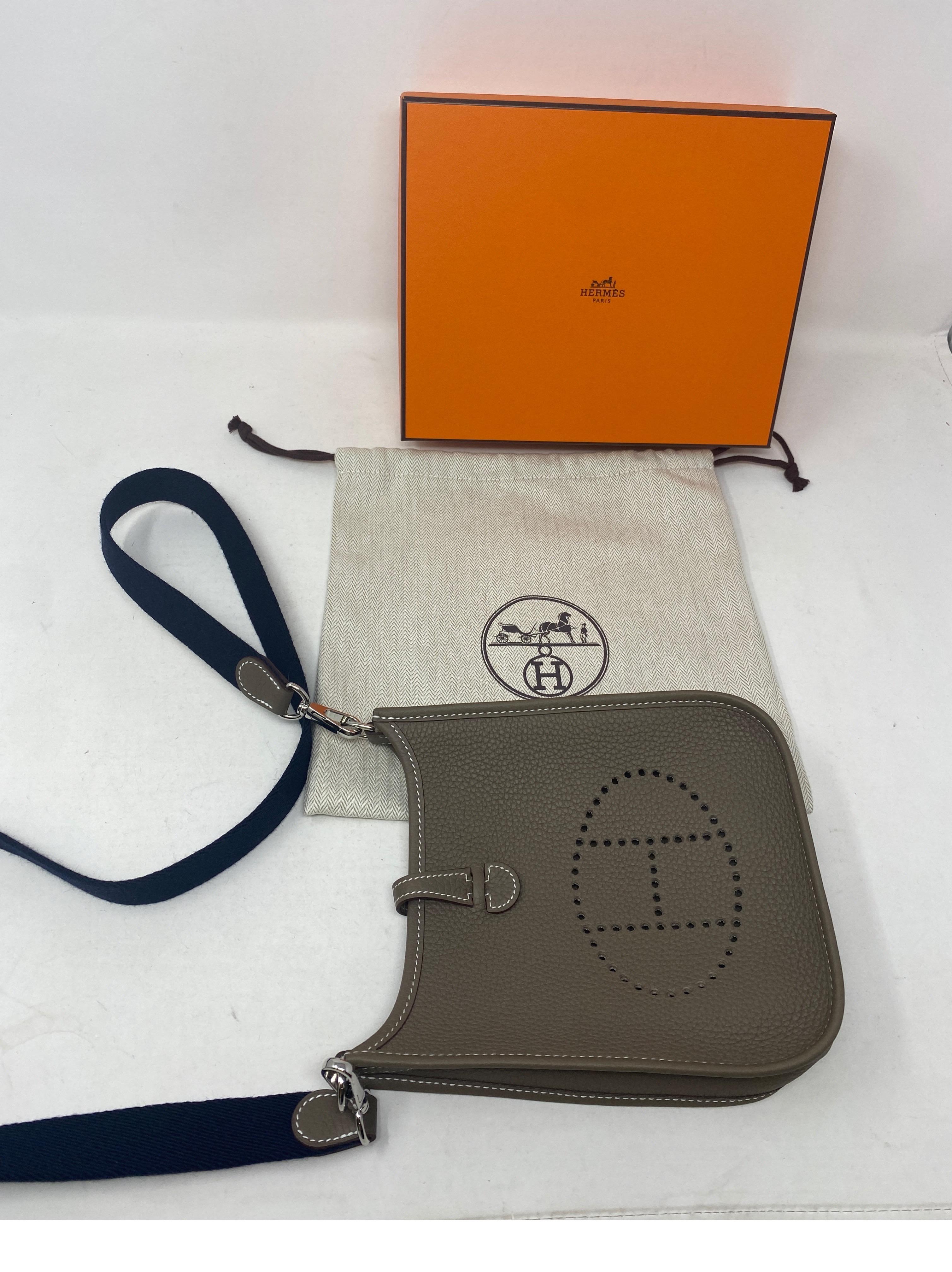 Hermes Etoupe Evelyne TPM Bag In Excellent Condition In Athens, GA