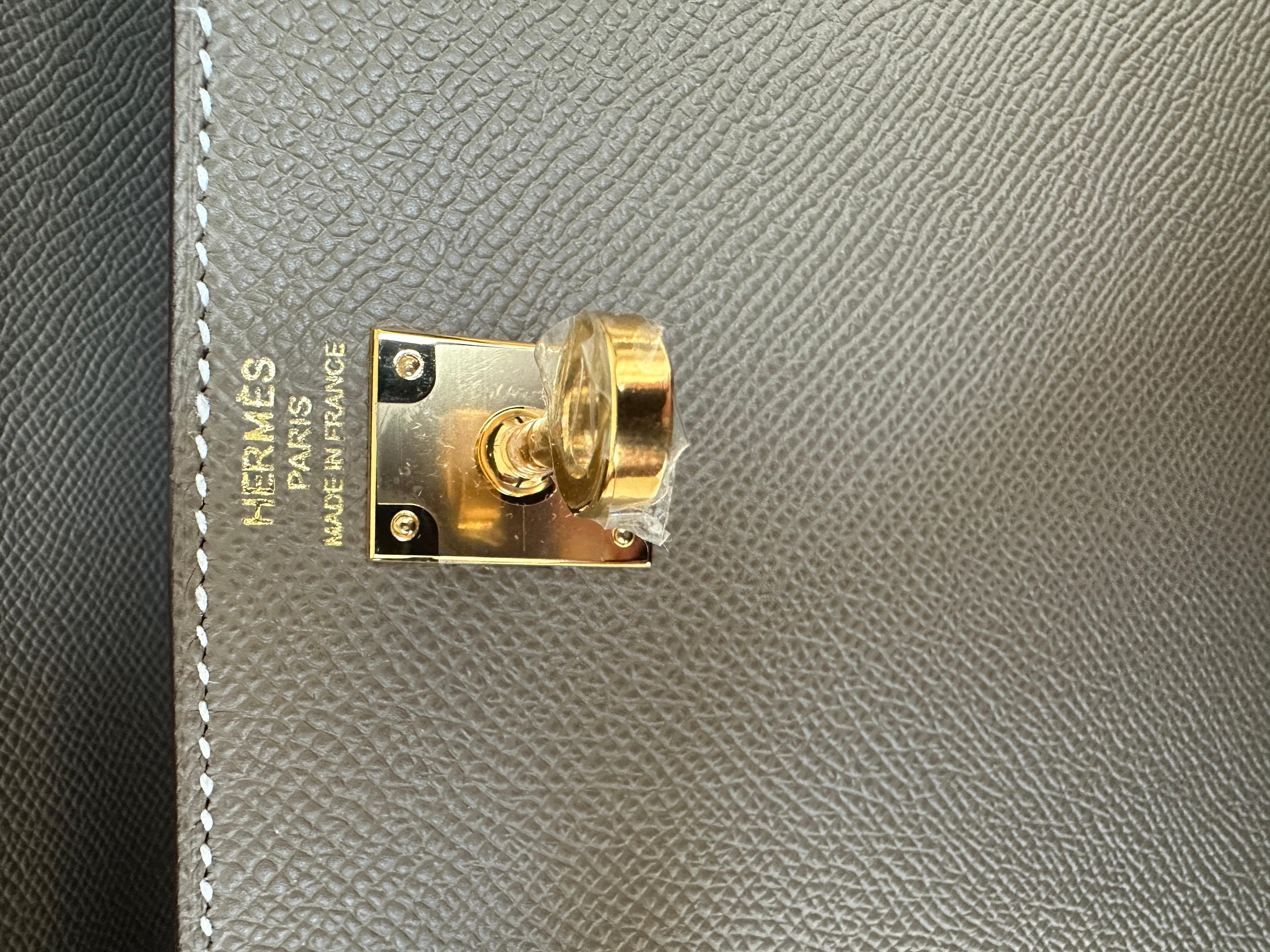 Hermes Etoupe Kelly 25  Bolso Epsom Sellier Herrajes Dorados en venta 4