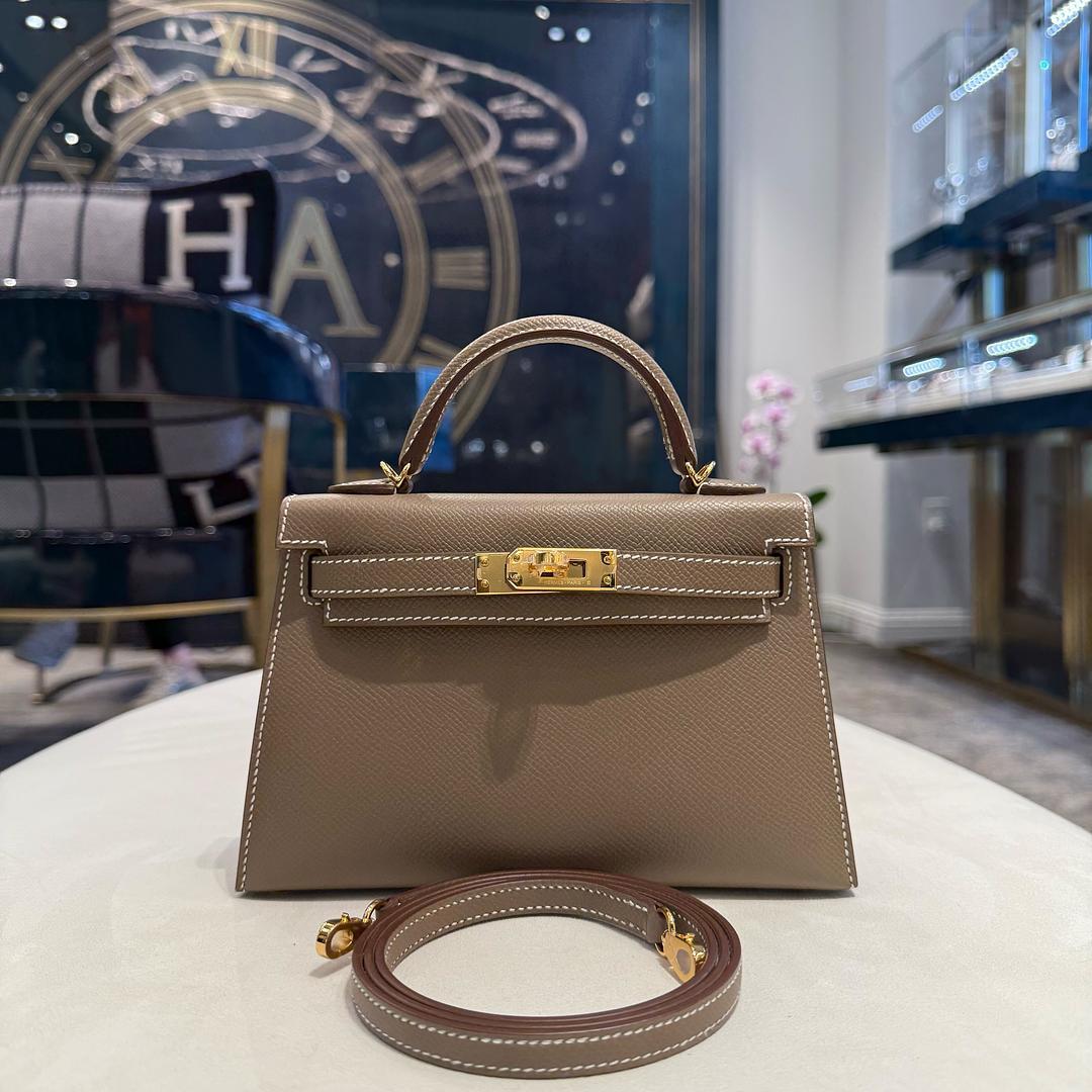 Brown Hermès Etoupe Mini Kelly 20 Sellier Epsom Gold Hardware For Sale