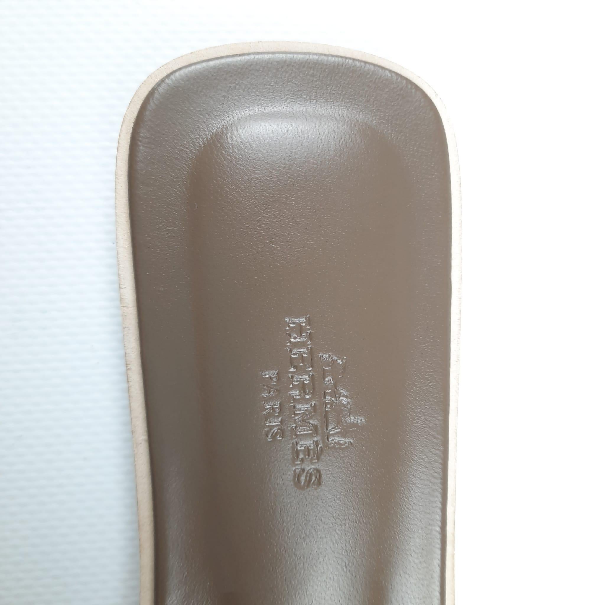 Hermes Étoupe Oran sandal Size 37 In New Condition In Nicosia, CY