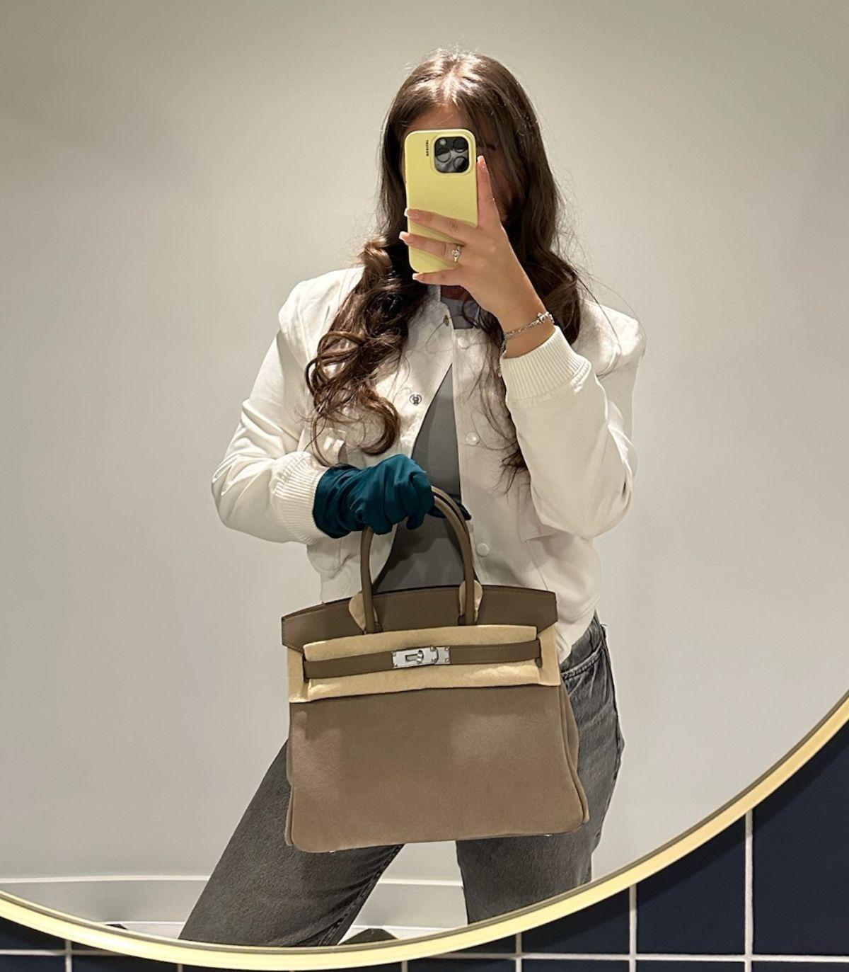 Hermès Etoupe Swift & Gris Caillou Chamois Grizzly Suede Birkin 30cm Retourne

Product Details
Xupes Ref: MML012
Brand: Hermès
Model: Birkin 30cm
Type: Tote
Serial Number: B
Age: 2023
Accompanied By: Hermès Dust Bag, Box, Protective Felt, Care