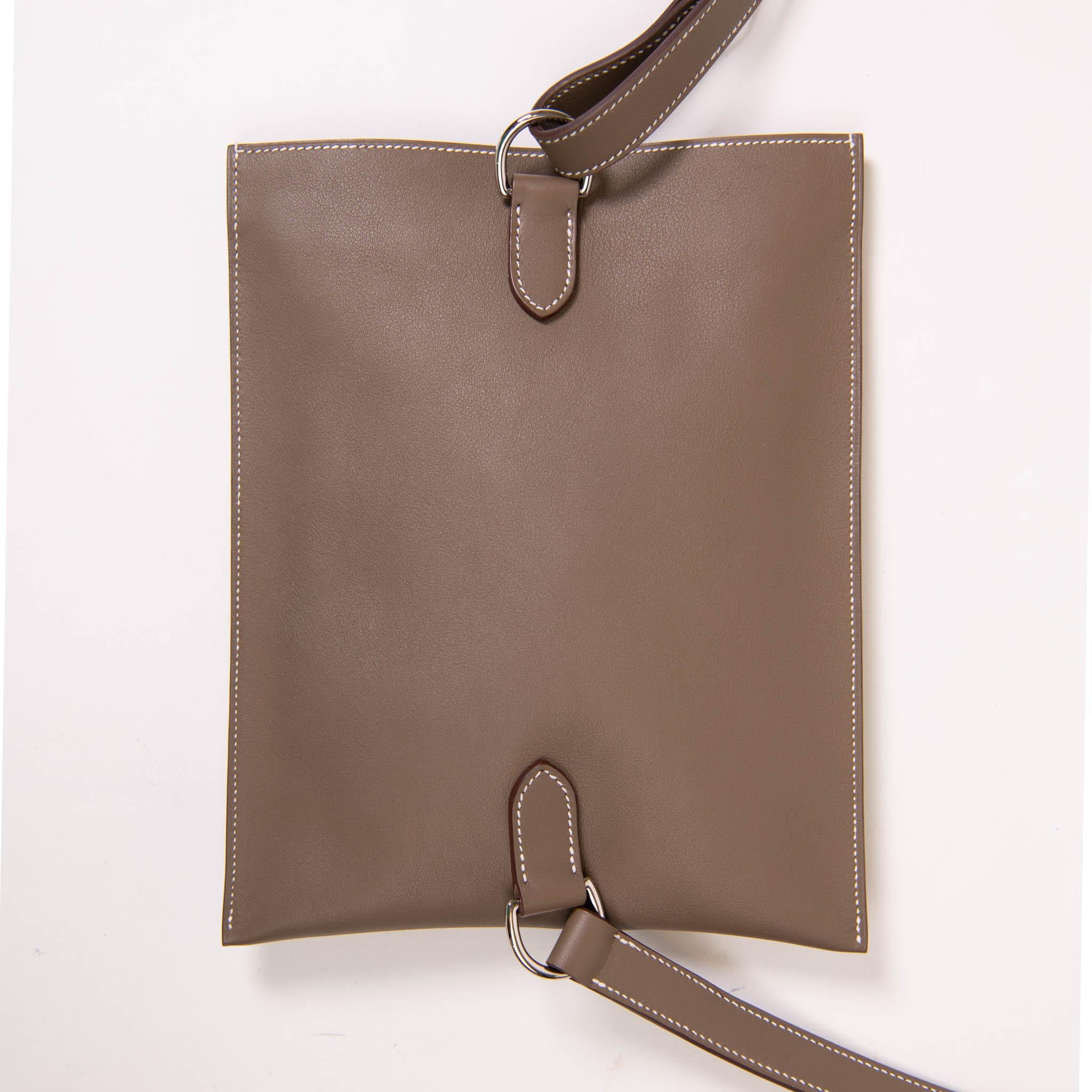 Brown Hermès Etoupe Swift Leather Pochenplus Crossbody Palladium Hardware For Sale