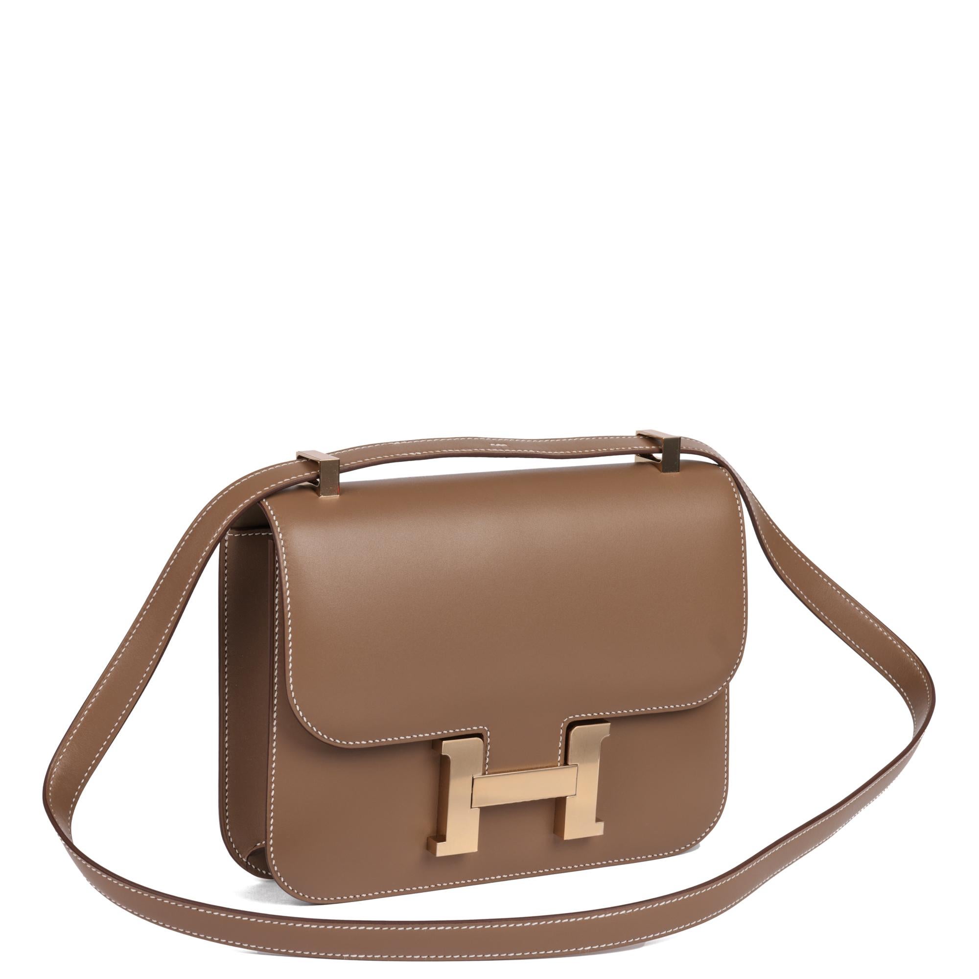Hermès Etoupe Tadelakt Leather Constance 24

CONDITION NOTES
This item is in unworn condition.

XUPES REFERENCE	HSK020
BRAND	Hermès
MODEL	Constance 24
AGE	2022
GENDER	Women's
MATERIAL(S)	Tadelakt
COLOUR	Taupe
BRAND COLOUR	Etoupe
HARDWARE	Champagne