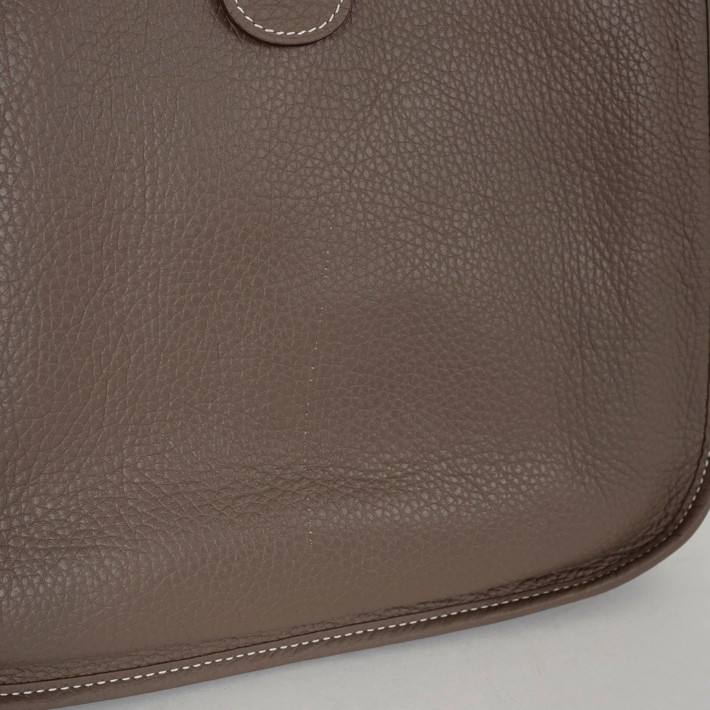 HERMES Etoupe taupe Clemence cuir EVELYNE 33 Sac à bandoulière Phw en vente 4