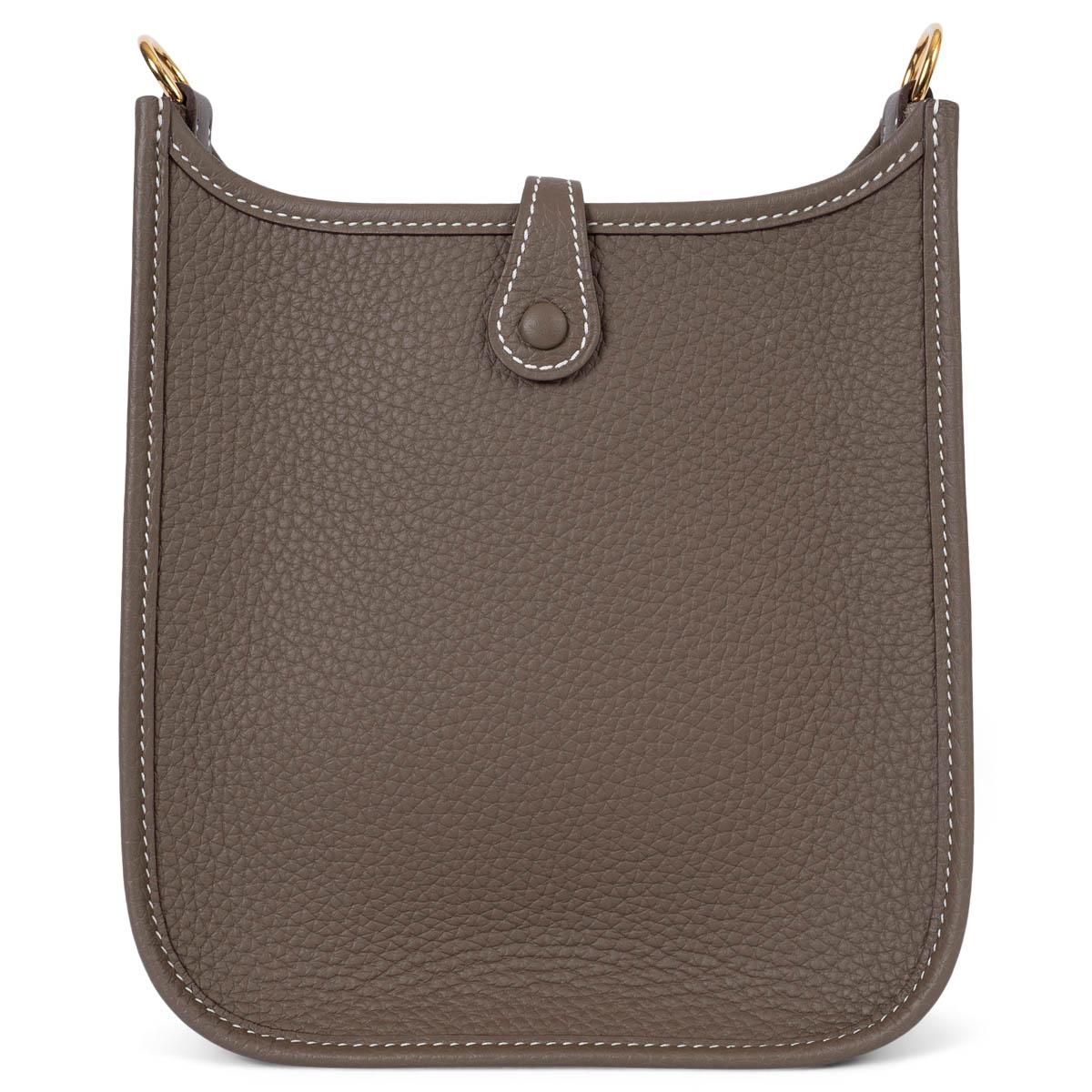 Gray HERMES Etoupe taupe Clemence leather & Indigo EVELYNE 16 TPM Crossbody Bag For Sale