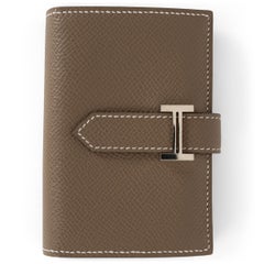HERMES Etoupe taupe Epsom Leder BEARN MINI Brieftasche Phw
