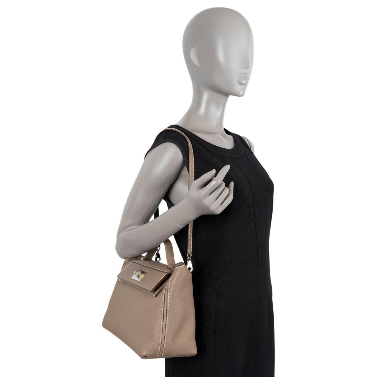 HERMES Etoupe taupe Togo & Swift leather 24/24 - 29 Shoulder Bag For Sale 6