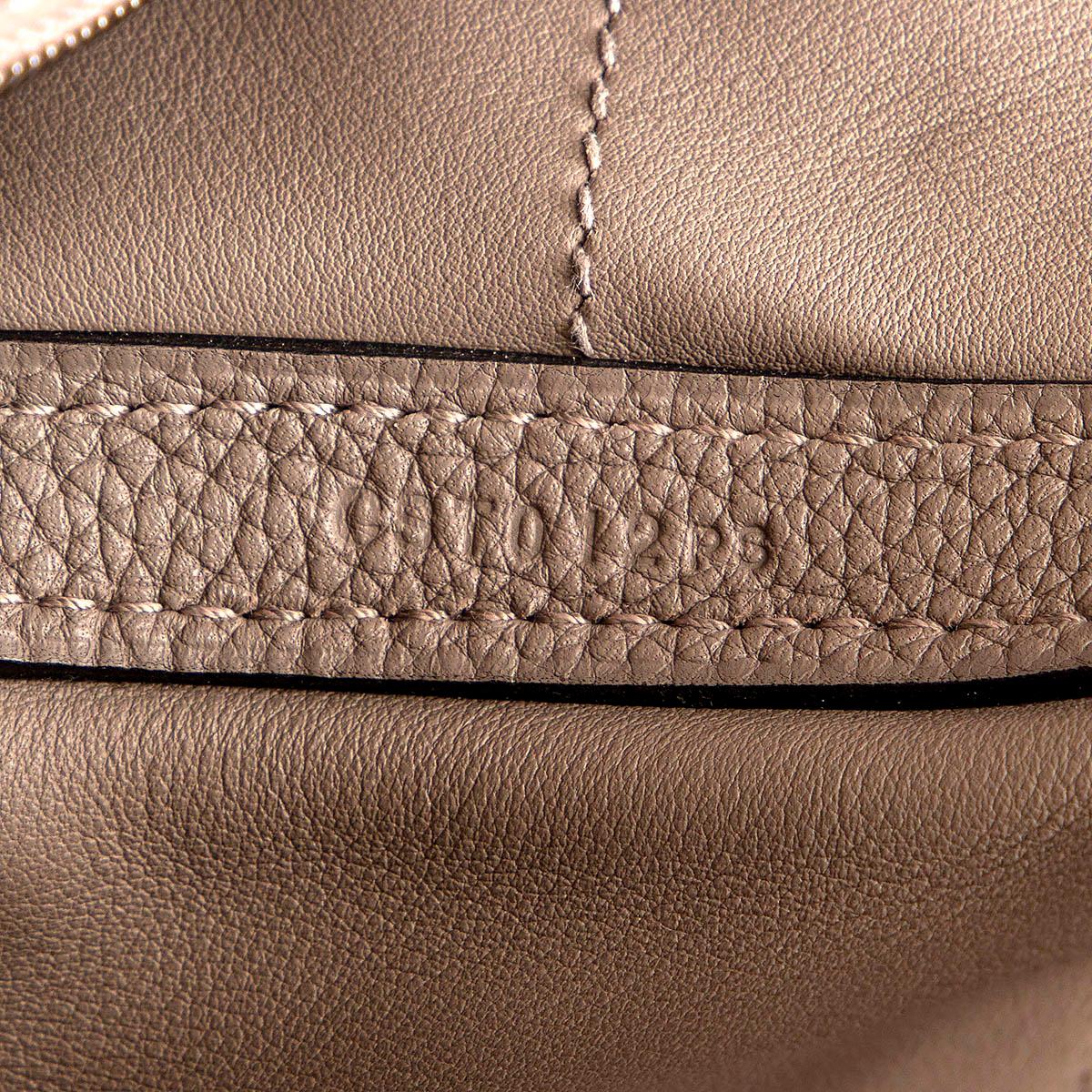 HERMES Etoupe taupe Togo Swift leather 24/24 35 Bag In Excellent Condition In Zürich, CH