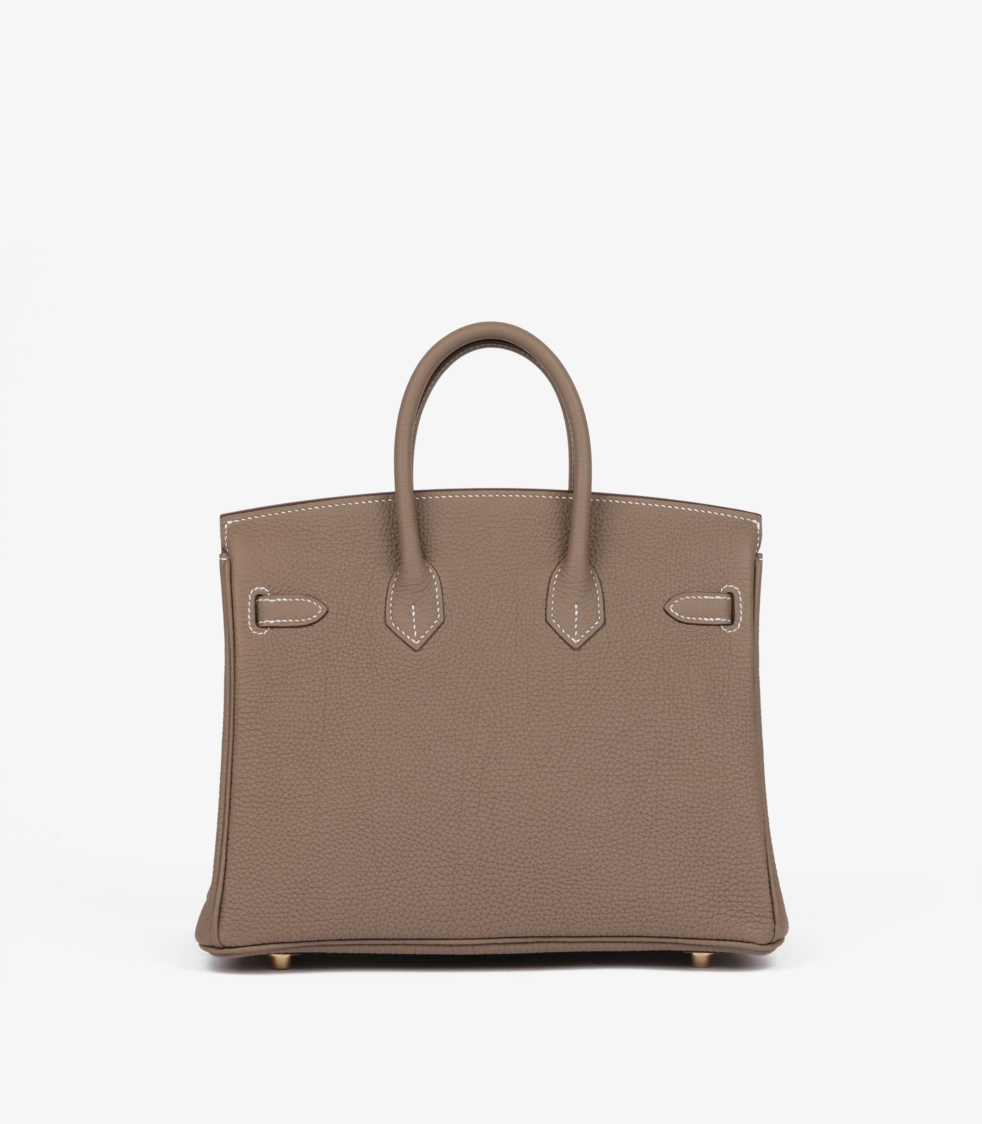 Hermès Etoupe Togo Leather Birkin 25cm Retourne Unisexe en vente