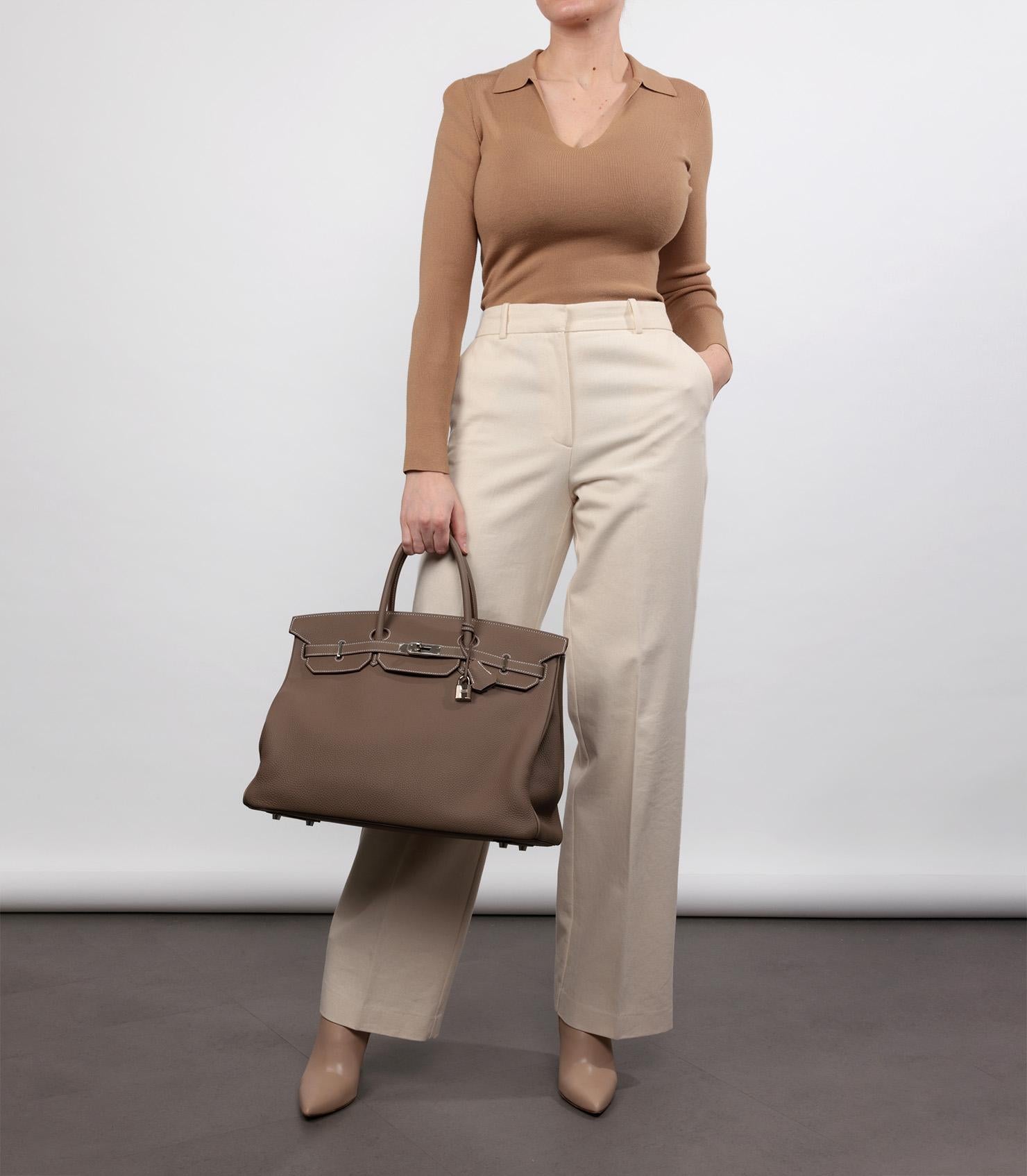 Hermès Etoupe Togo Leather Birkin 40cm Retourne

Product Details
Xupes Ref: HB5781
Brand: Hermès
Model: Birkin 40cm
Type: Tote
Serial Number: T
Age: 2015
Accompanied By: Hermès Dust Bag, Padlock, Keys, Clochette, Small Dust Bag
Colour: