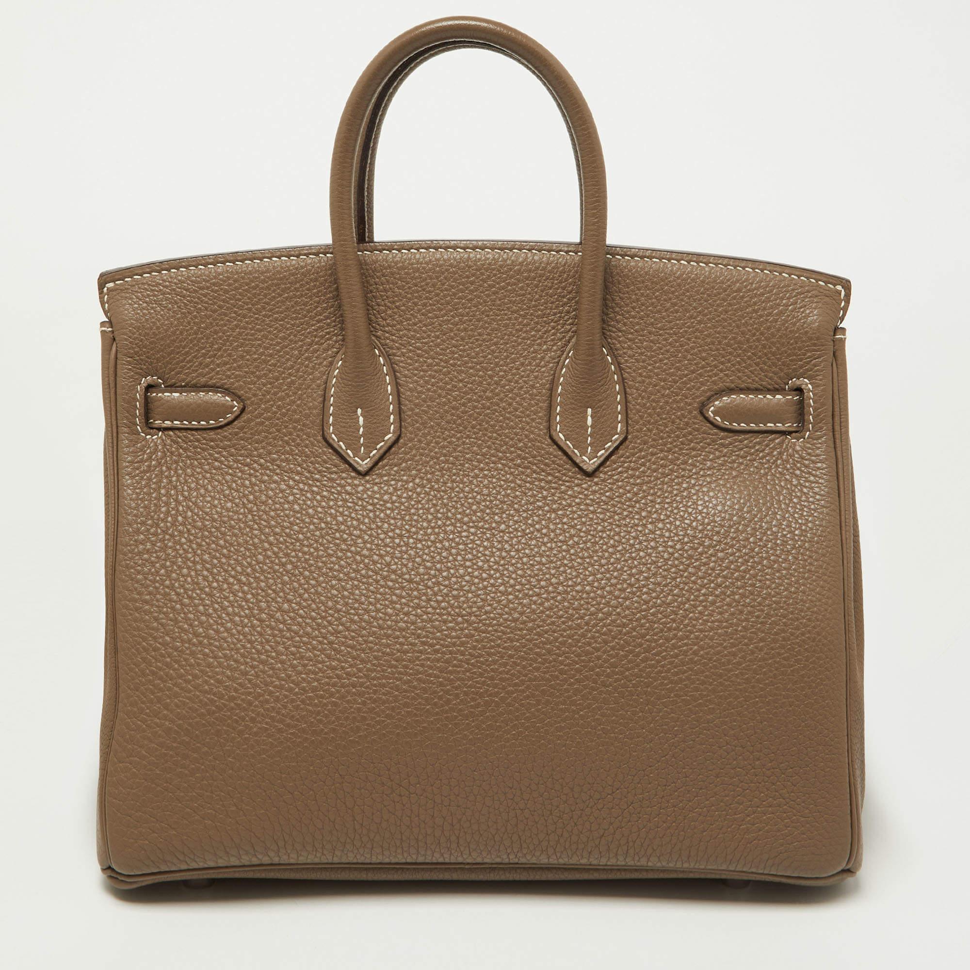 Hermes Etoupe Togo Leather Palladium Finish Birkin 25 Bag In Good Condition In Dubai, Al Qouz 2