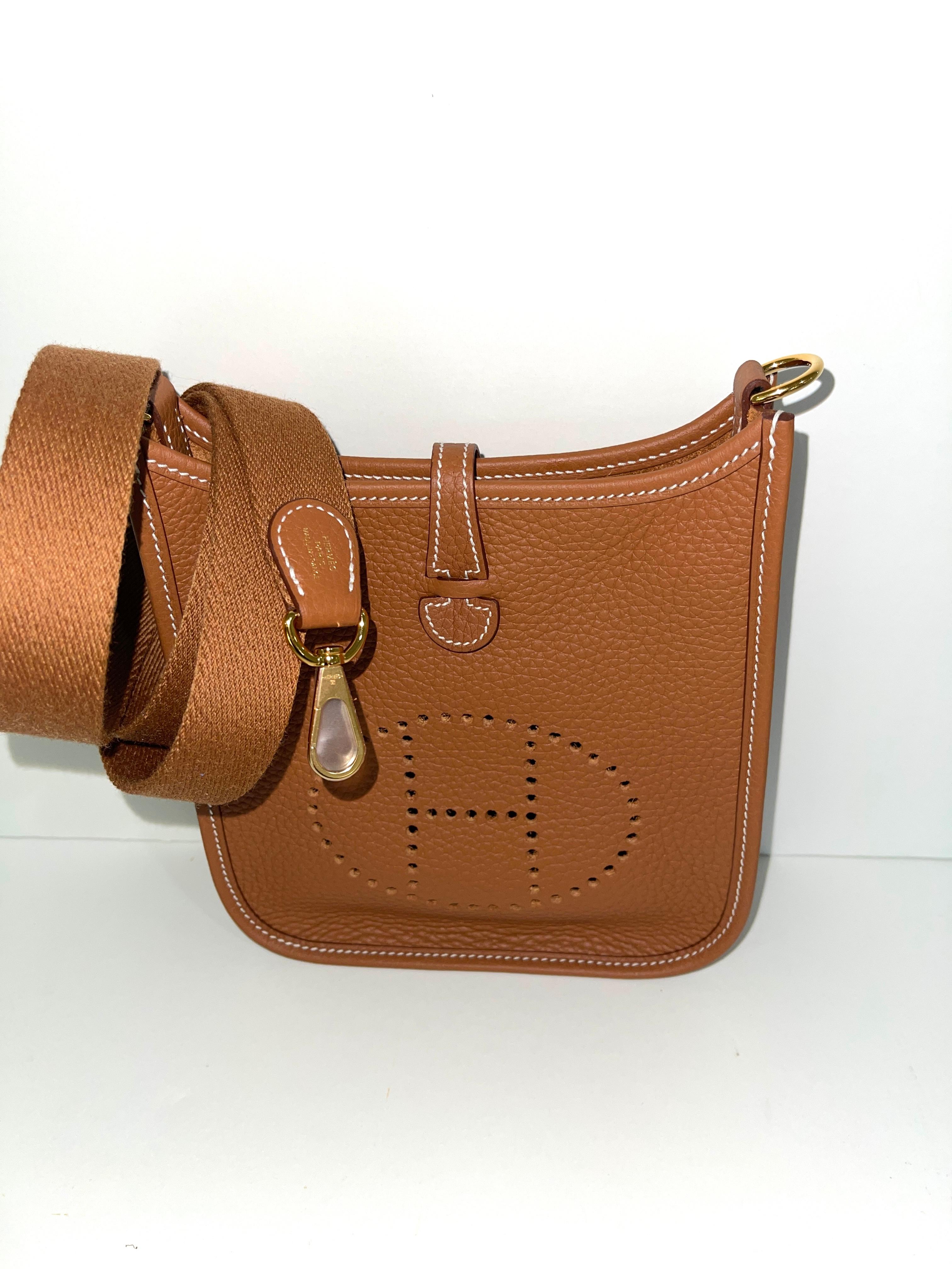 Hermès Evelyne 16 TPM Gold Bag Gold Hardware RARE In New Condition For Sale In West Chester, PA
