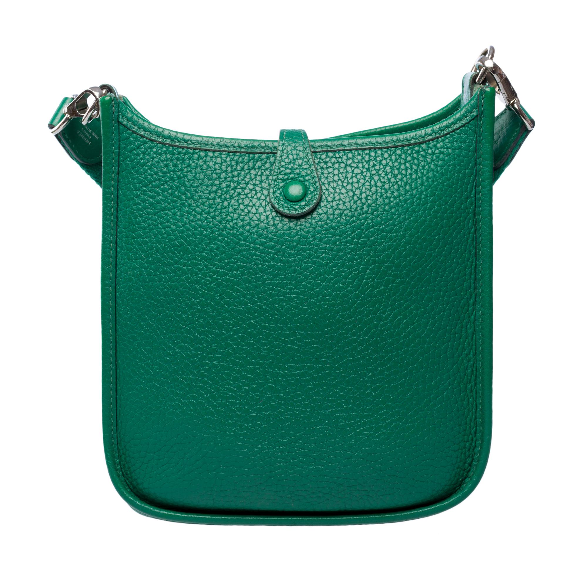 Blue Hermès Evelyne 16 TPM shoulder bag in Vert Jade Taurillon Clemence leather, PHW For Sale