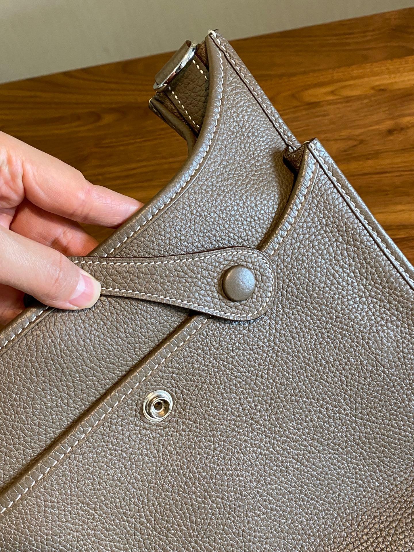 Hermes Evelyne 29 Large Crossbody Bag Grey with Strap For Sale 11