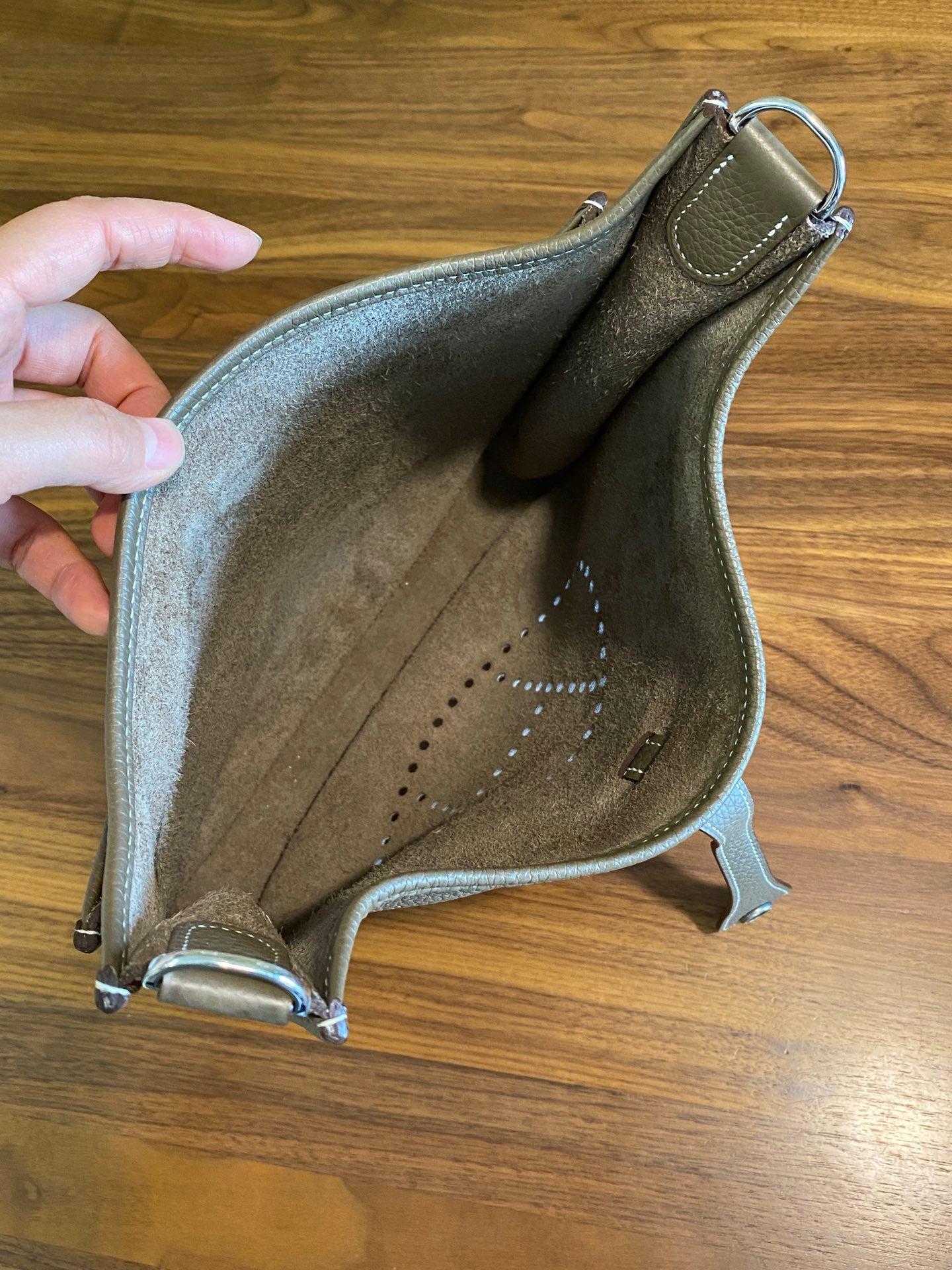 Hermes Evelyne 29 Large Crossbody Bag Grey with Strap For Sale 2