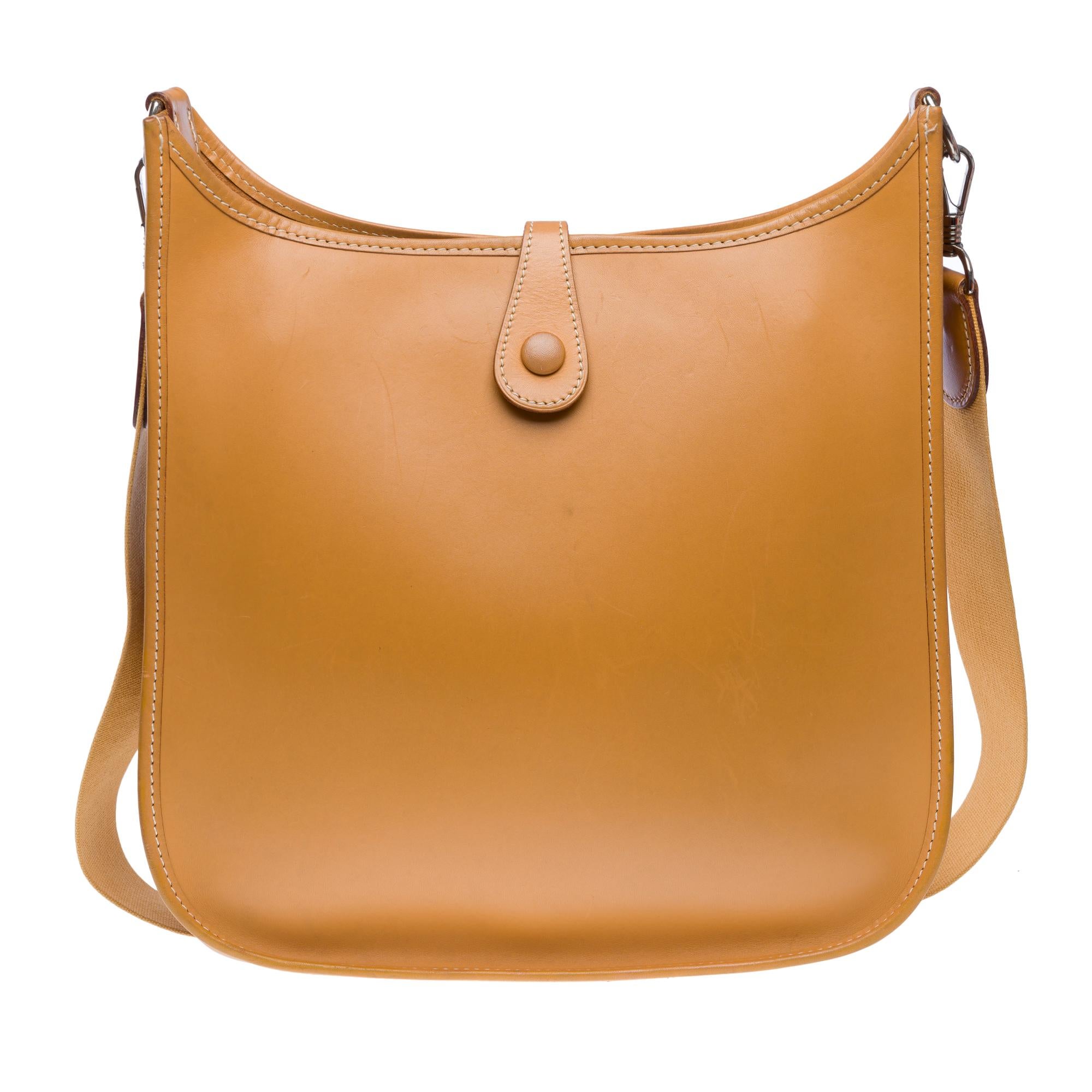 Hermès Evelyne 29  shoulder bag in Natural Cowhide Calf leather, PHW In Good Condition For Sale In Paris, IDF