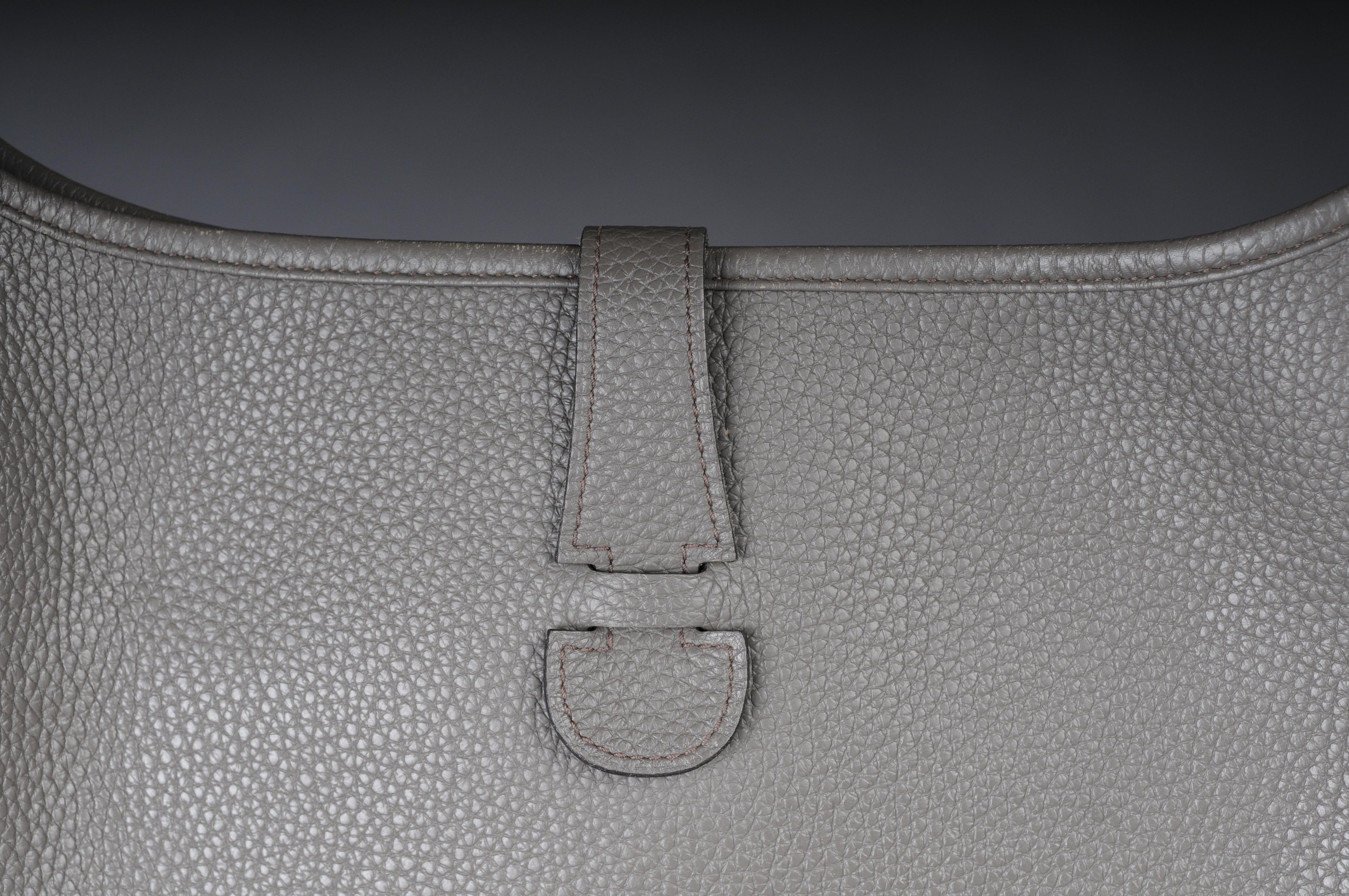 Women's or Men's Hermes Evelyne 29 Taurillon Clemence leather Silver For Sale