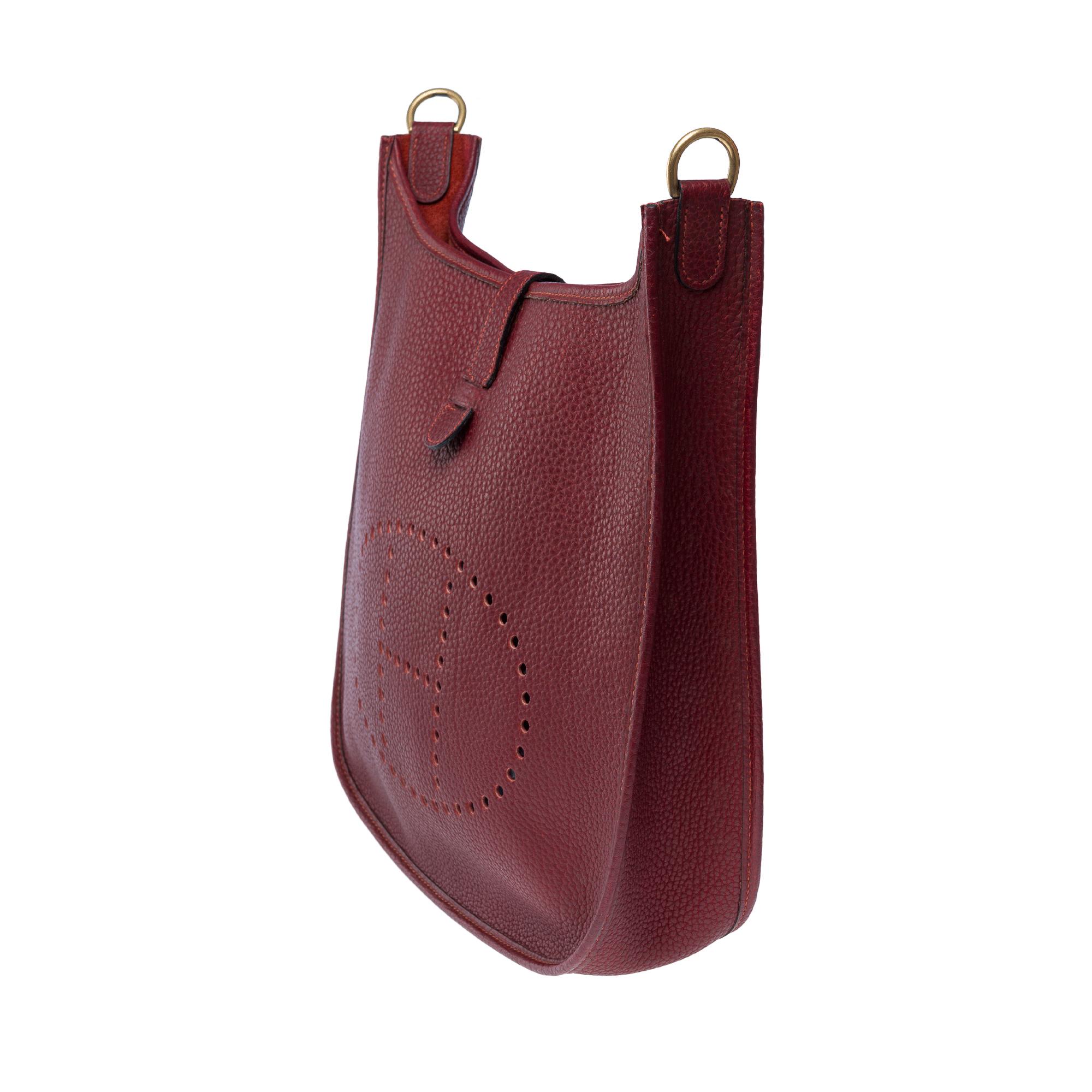 Hermès Evelyne 33 (GM) shoulder bag in Red Fjord calf leather, GHW In Good Condition For Sale In Paris, IDF