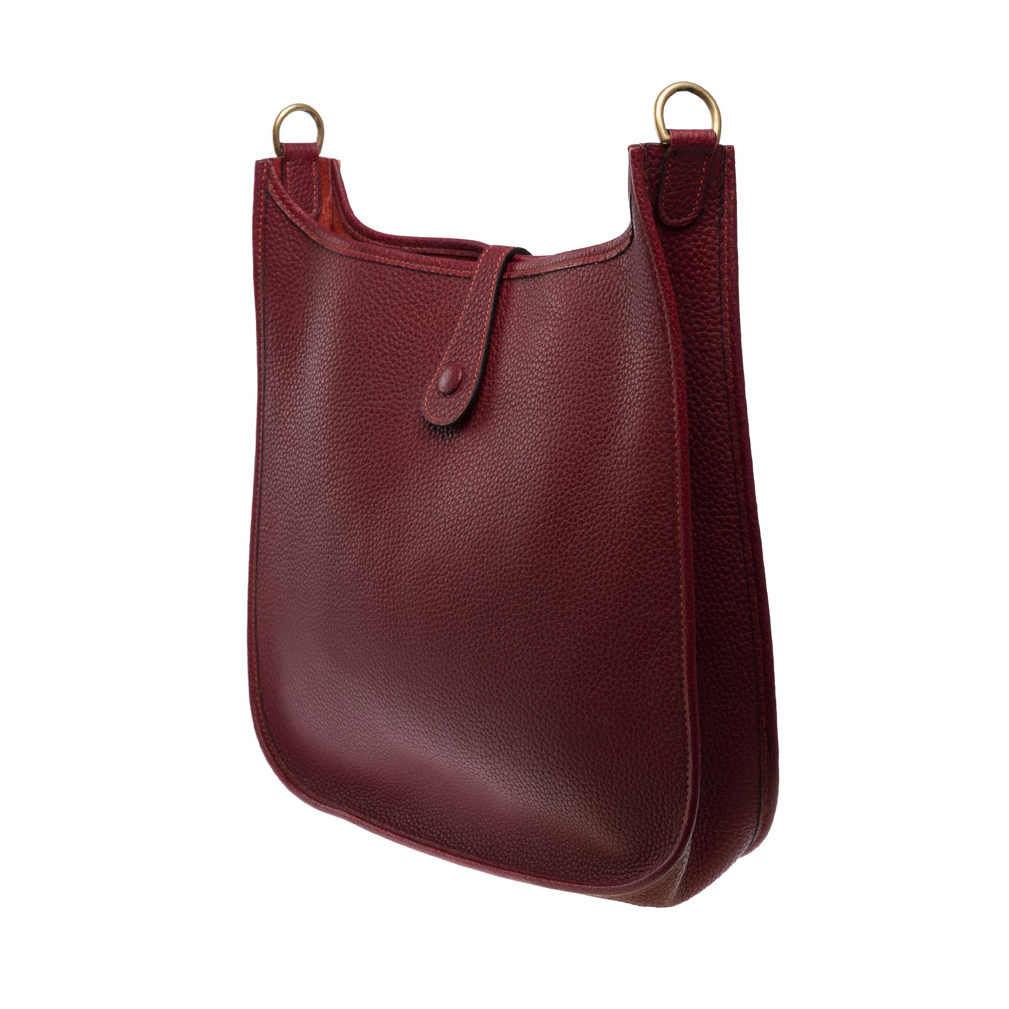 Women's Hermès Evelyne 33 (GM) shoulder bag in Red Fjord calf leather, GHW For Sale