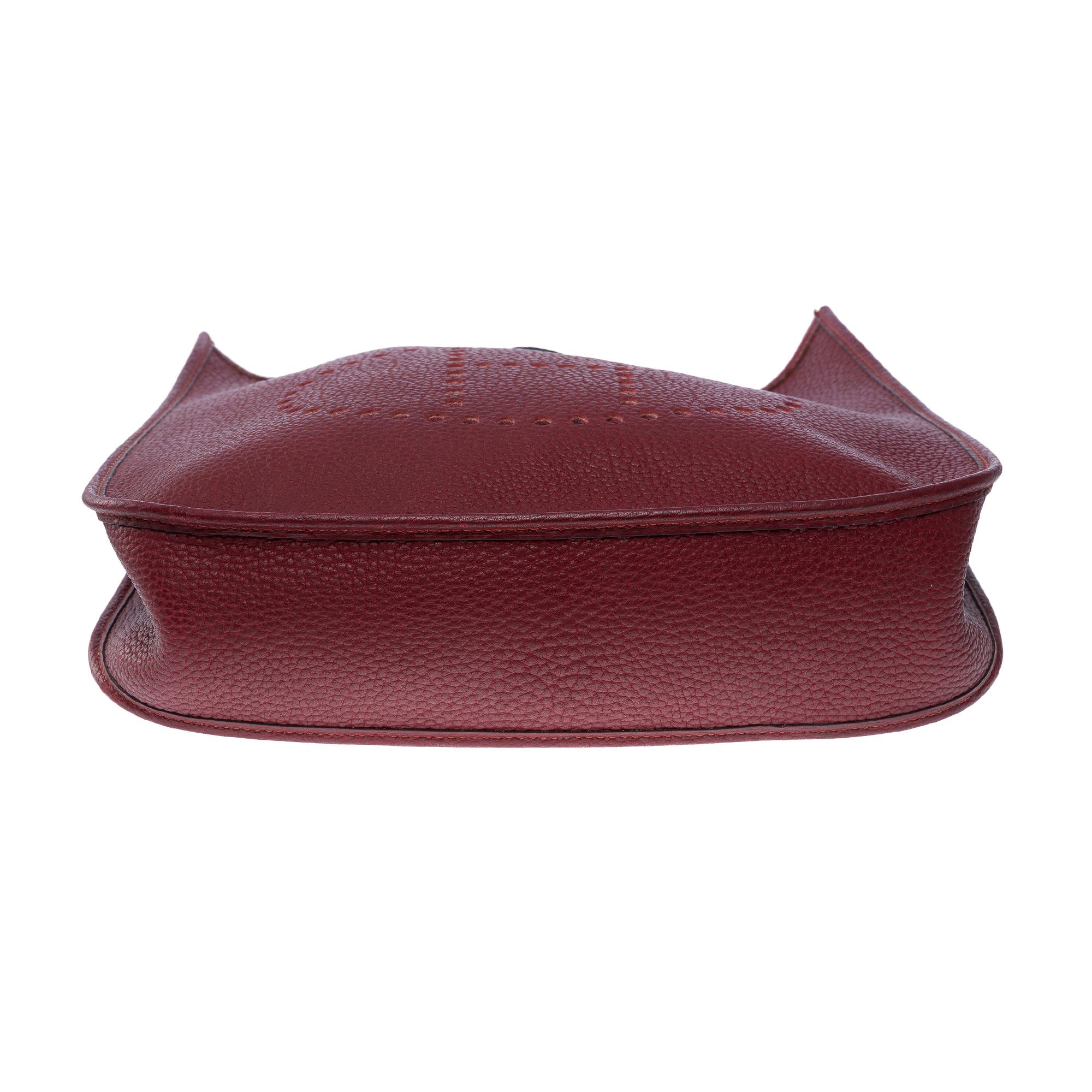 Hermès Evelyne 33 (GM) shoulder bag in Red Fjord calf leather, GHW For Sale 4