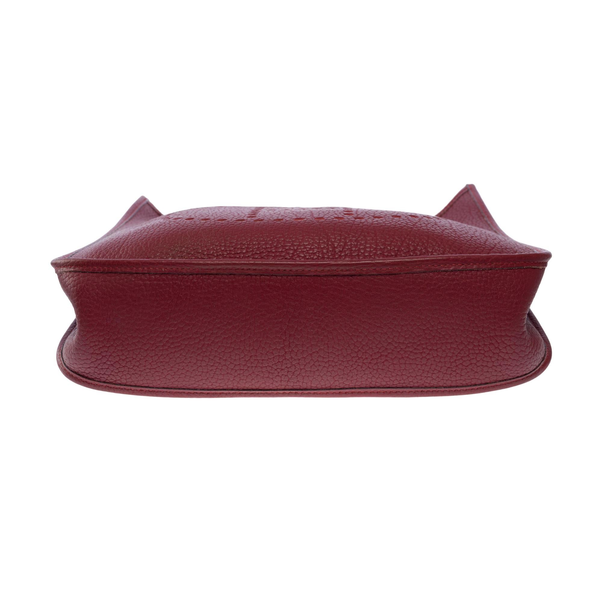 Sac à bandoulière Hermès Evelyne 33 (GM) en cuir de veau Rouge H Fjord, PHW en vente 5