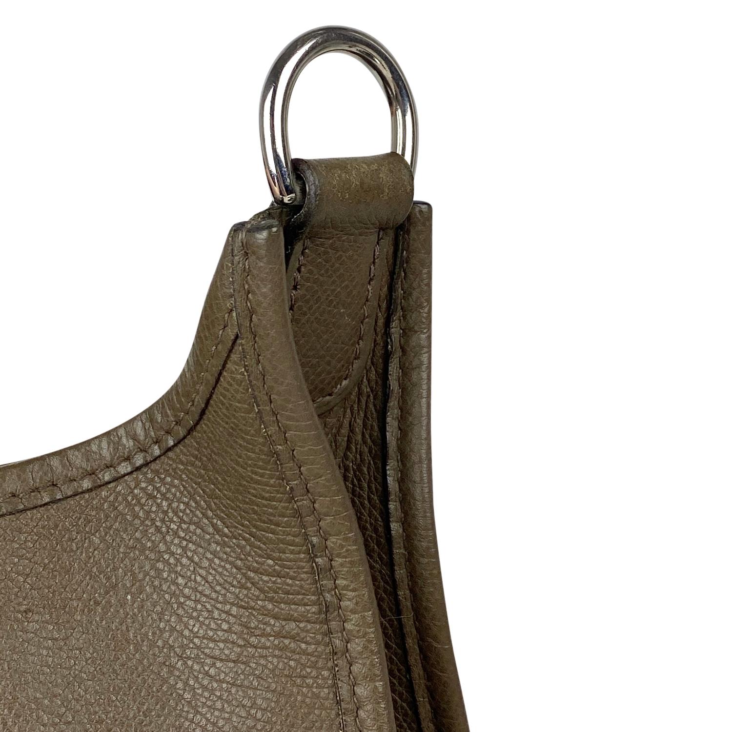 Hermès Evelyne Brown III 29 PM Crossbody Bag In Good Condition In Sundbyberg, SE