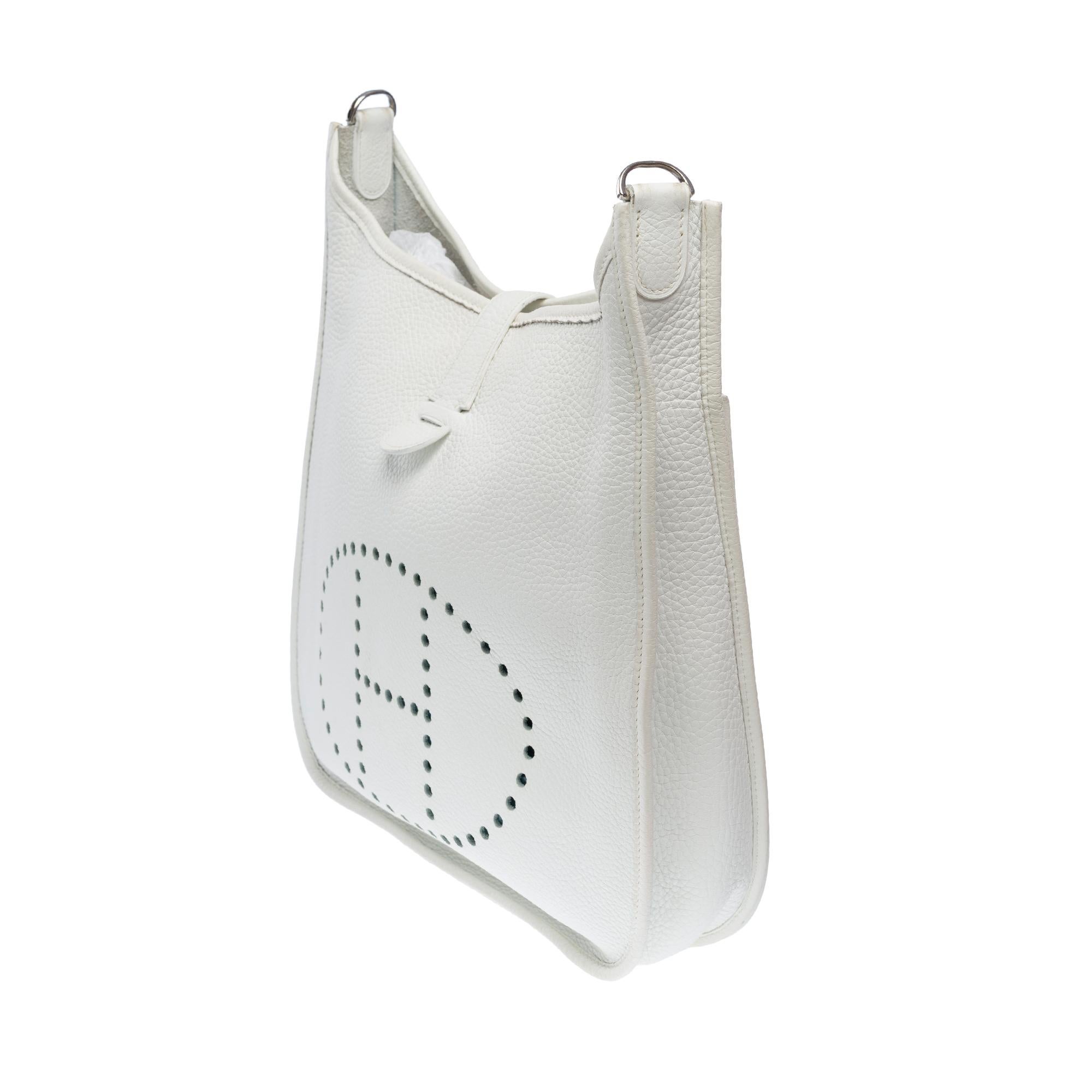 Hermès Evelyne II 33 (GM) shoulder bag in White Togo Calf leather, PHW In Excellent Condition For Sale In Paris, IDF