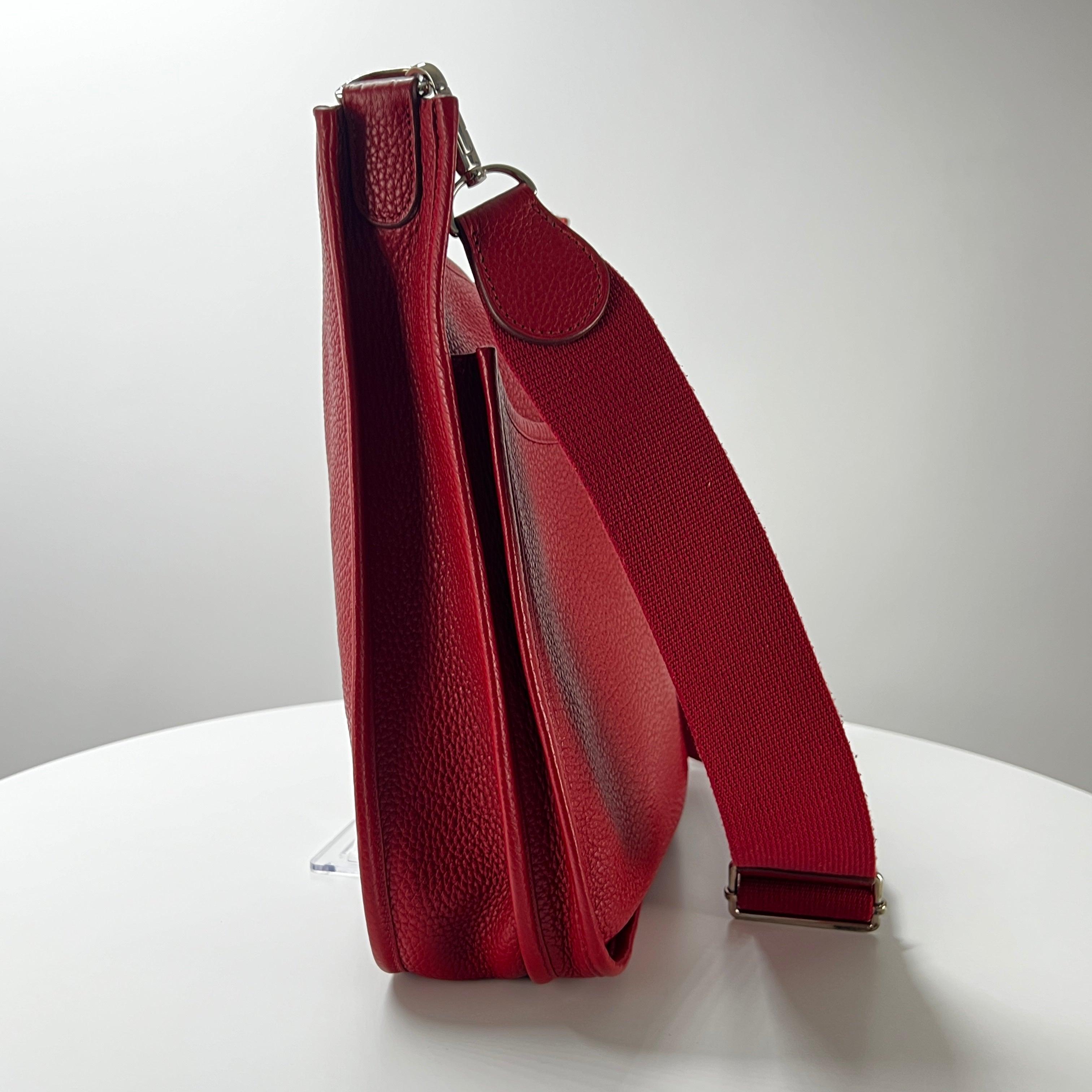Hermès Evelyne III Crossbody Clemence Leather Red Palladium 2013 Unisexe en vente
