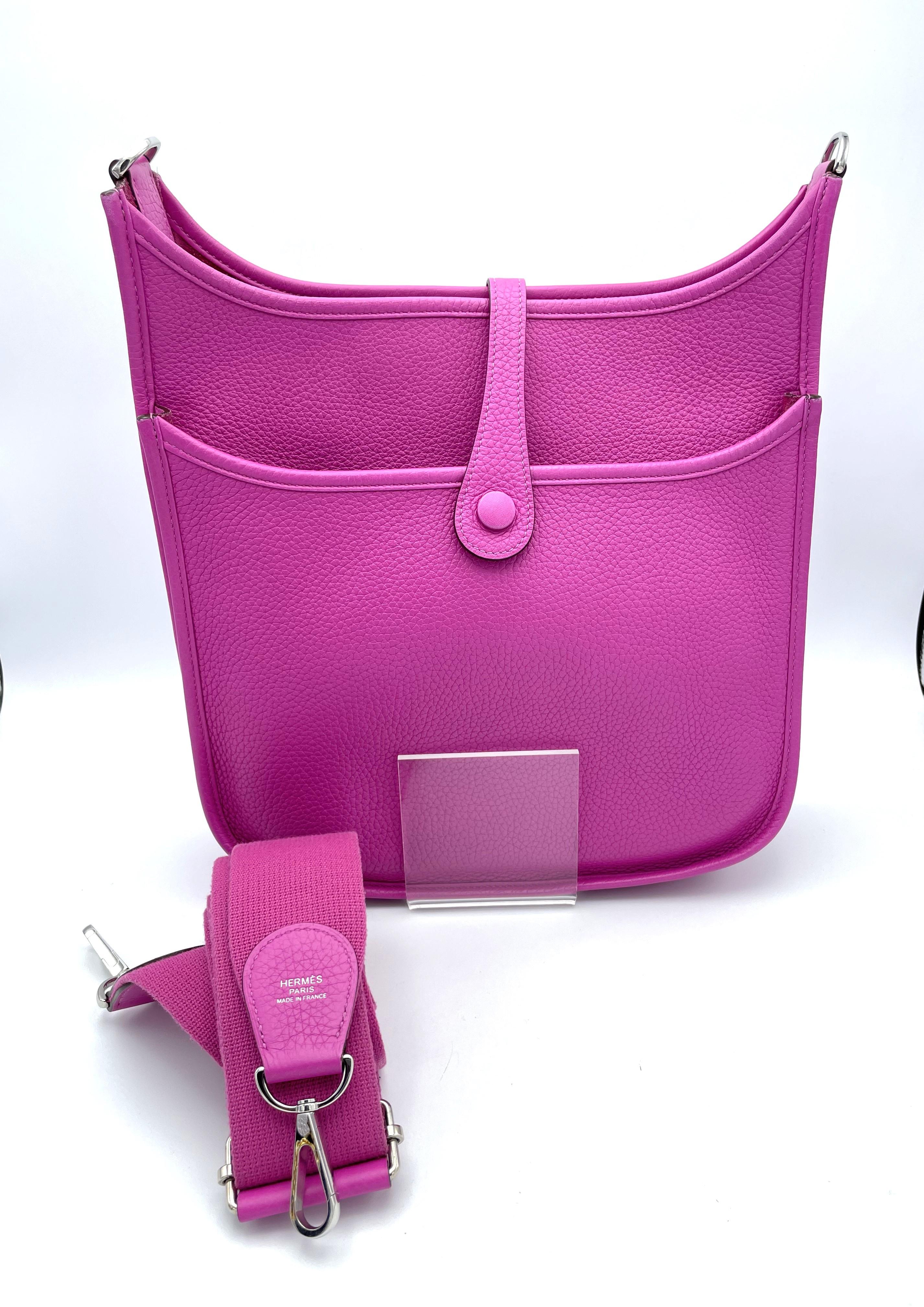 Hermès EVELYNE III PM SHOULDER BAG rosa Clemence-Leder, Seidenbeschläge C=2018 im Angebot 1