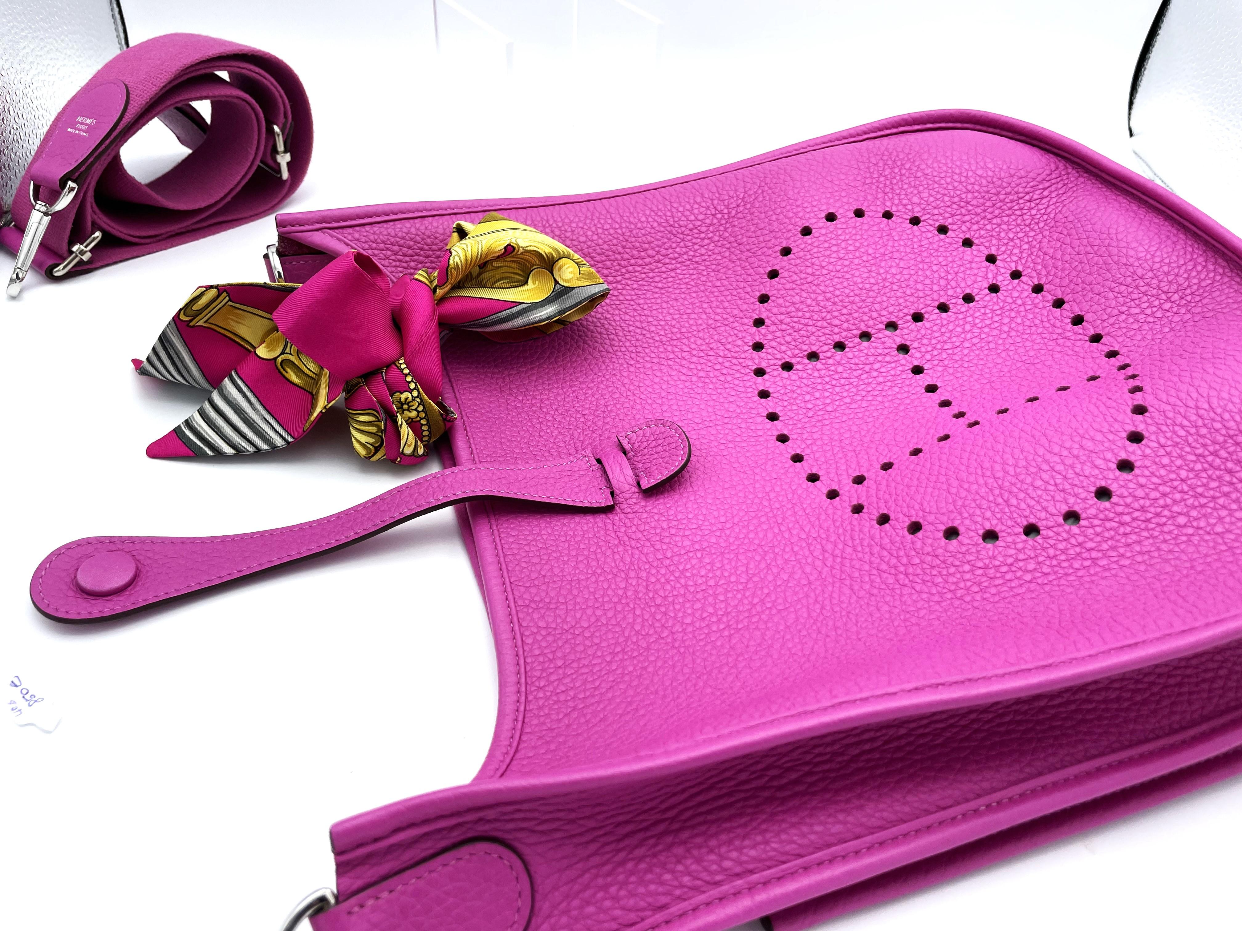 Hermès EVELYNE III PM SHOULDER BAG rosa Clemence-Leder, Seidenbeschläge C=2018 im Angebot 5