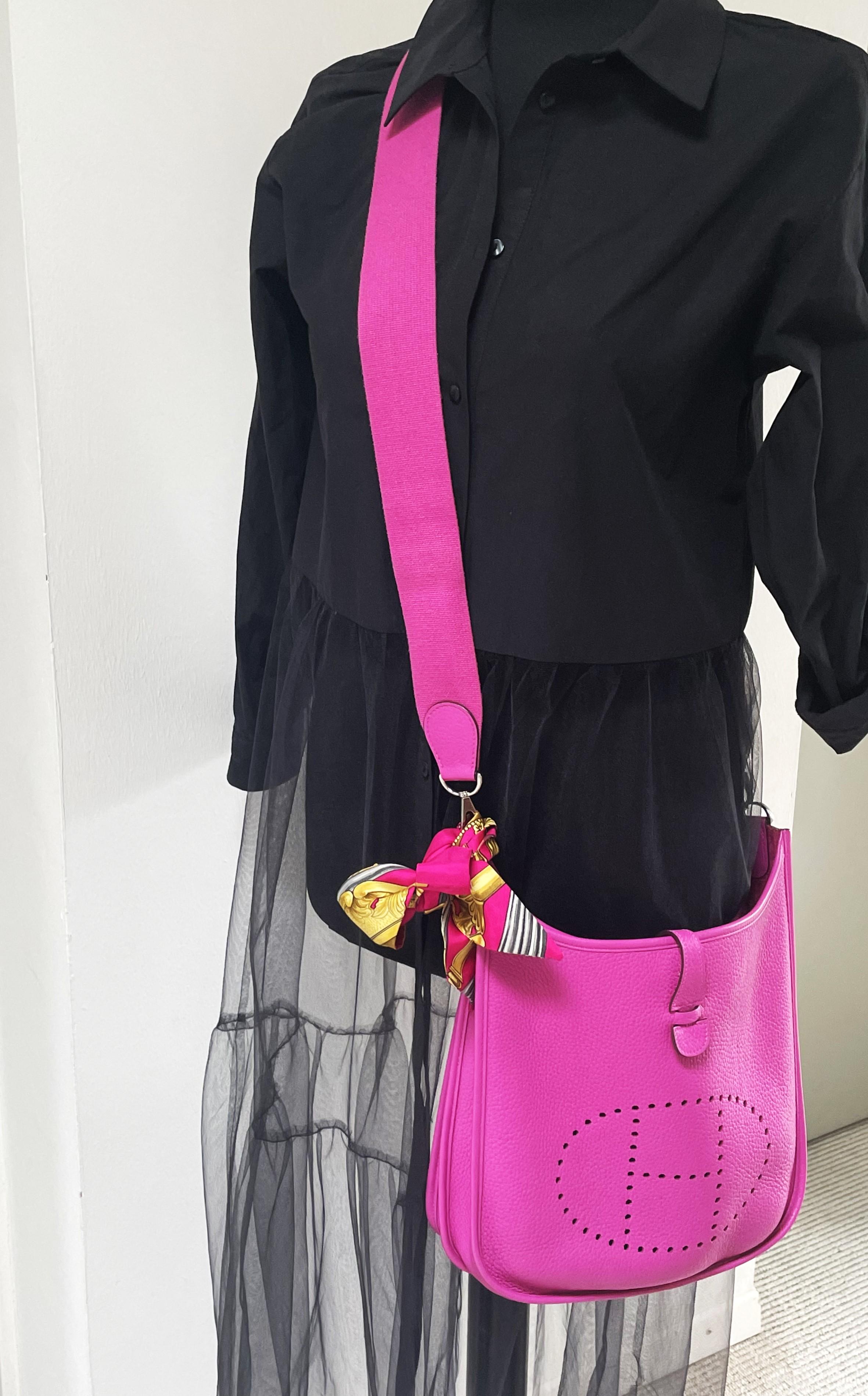 Hermès EVELYNE III PM SHOULDER BAG rosa Clemence-Leder, Seidenbeschläge C=2018 im Angebot 6