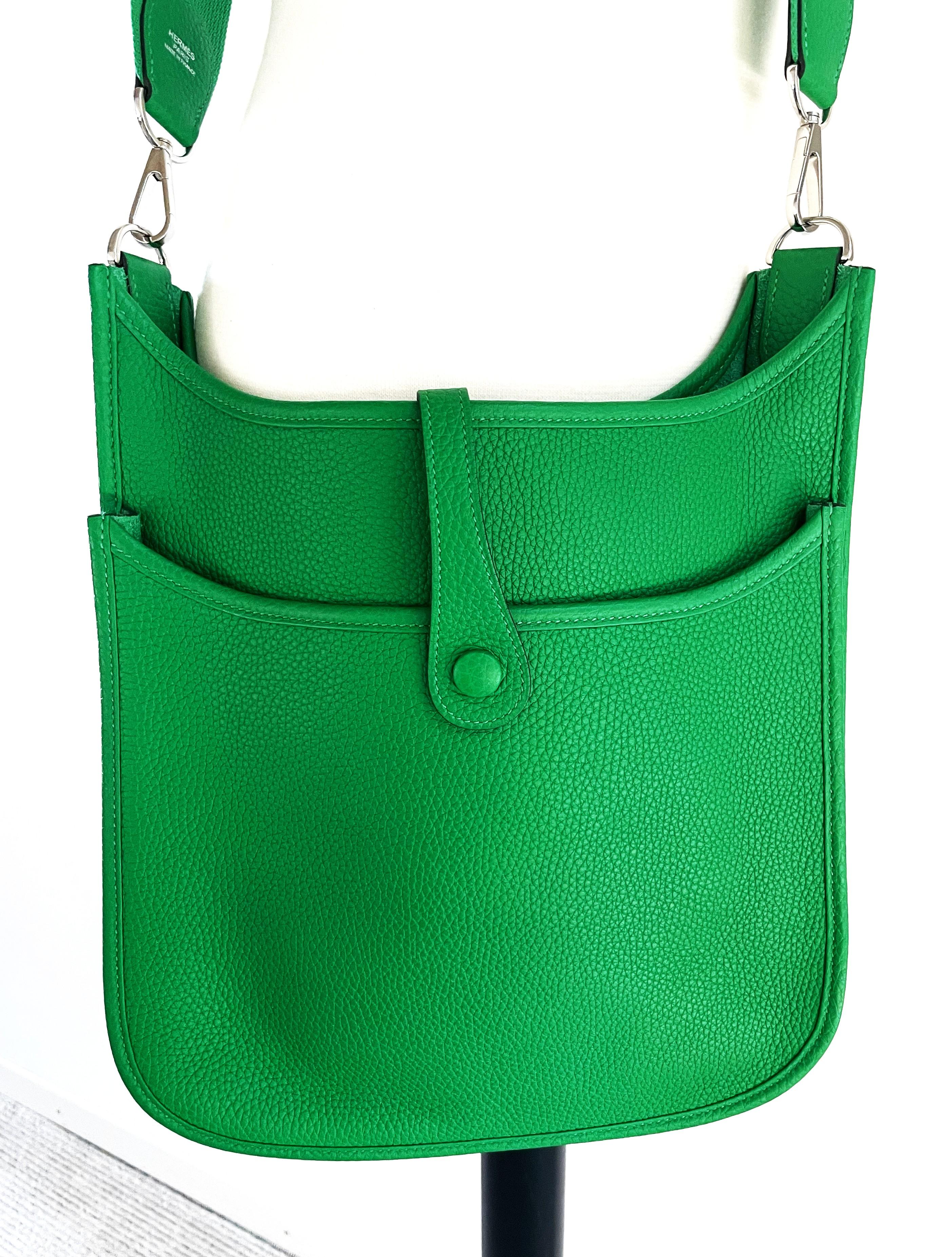 HERMÉS EVELYNE III SHOULDER BAG, Togo leather, green/bambo, PM , stamp 2004 1