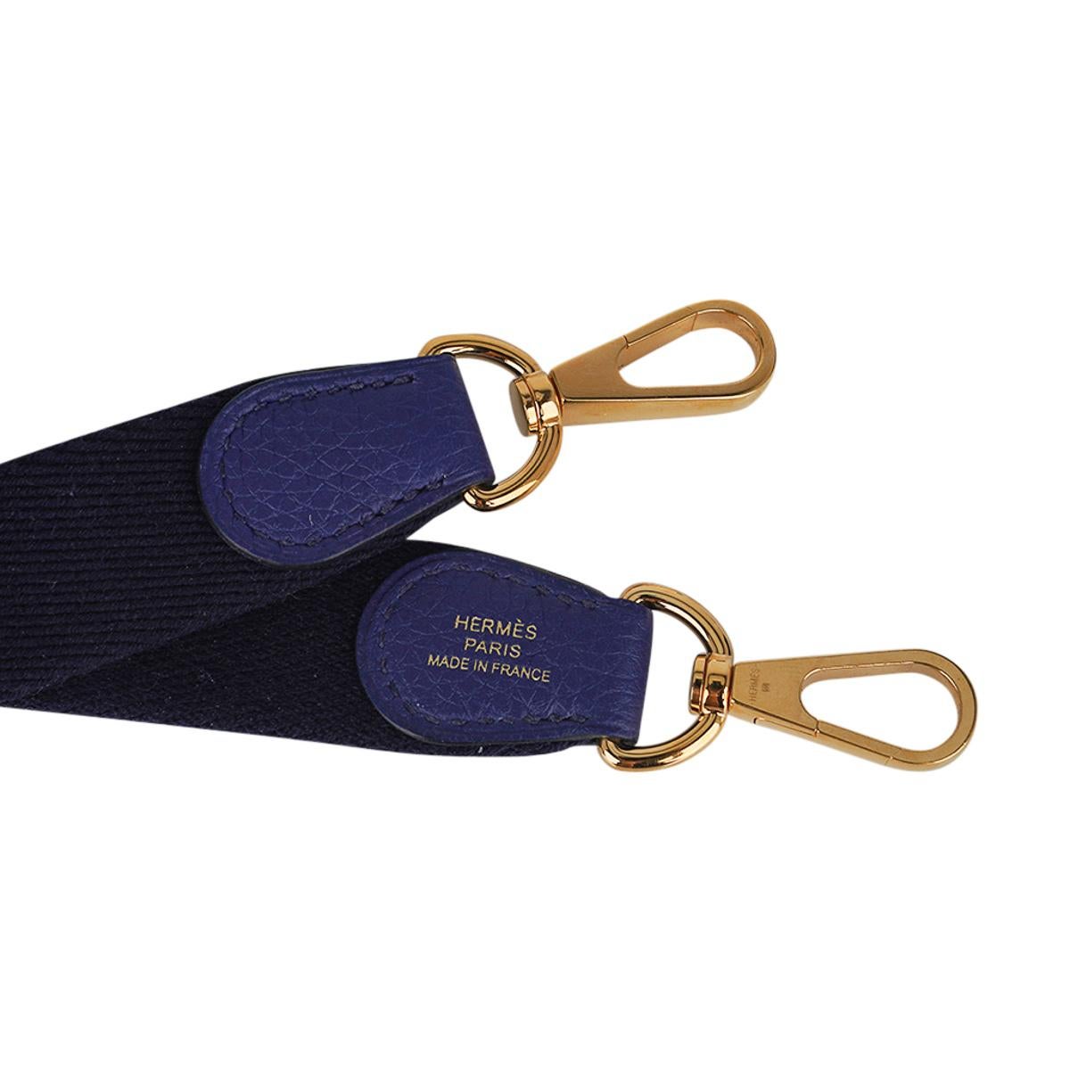 Hermès Evelyne III TPM Tasche mit blauem Saphir / Blauem Indigo und Goldbeschlägen im Angebot 1