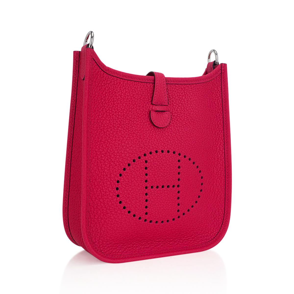 Mightychic offers an Hermes Evelyne TPM featured in saturated Framboise.
Clemence leather is soft and scratch resistant.
Signature perforated H on front of bag.
Fresh with Palladium hardware.
Fabulous shoulder or crossbody bag.
Comes with sleepers