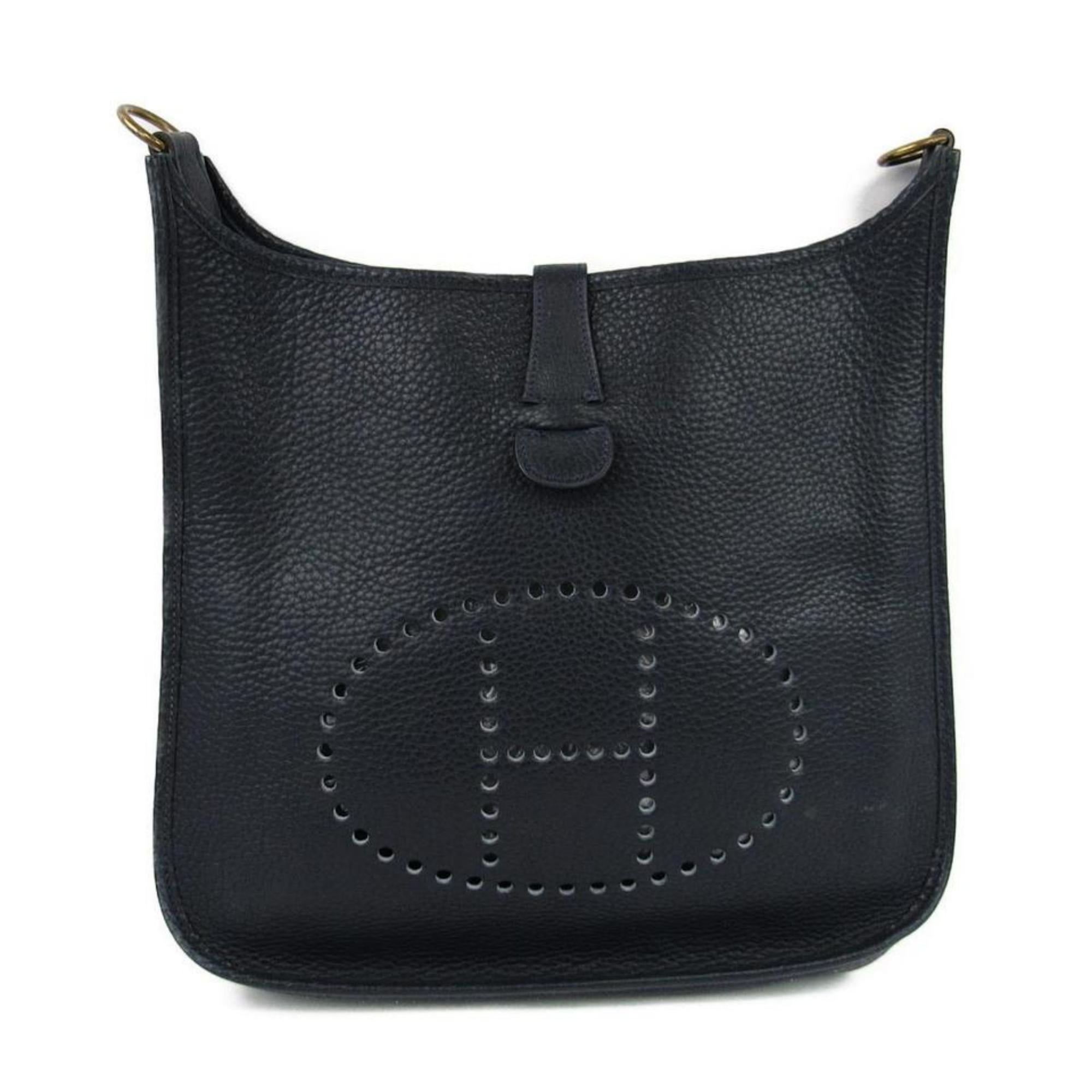 Brand Name HERMES
Item Name Evelyne GM shoulder messenger bag
Color Navy Blue
Material Togo leather
Stamp S in Circle (1989 Year)
Base Length: 12.5 in
Width: 3.5 in
Height: 12.25 in
Drop: 17.75 in

VERY GOOD CONDITION
(7.25/10 or B+)
Retail