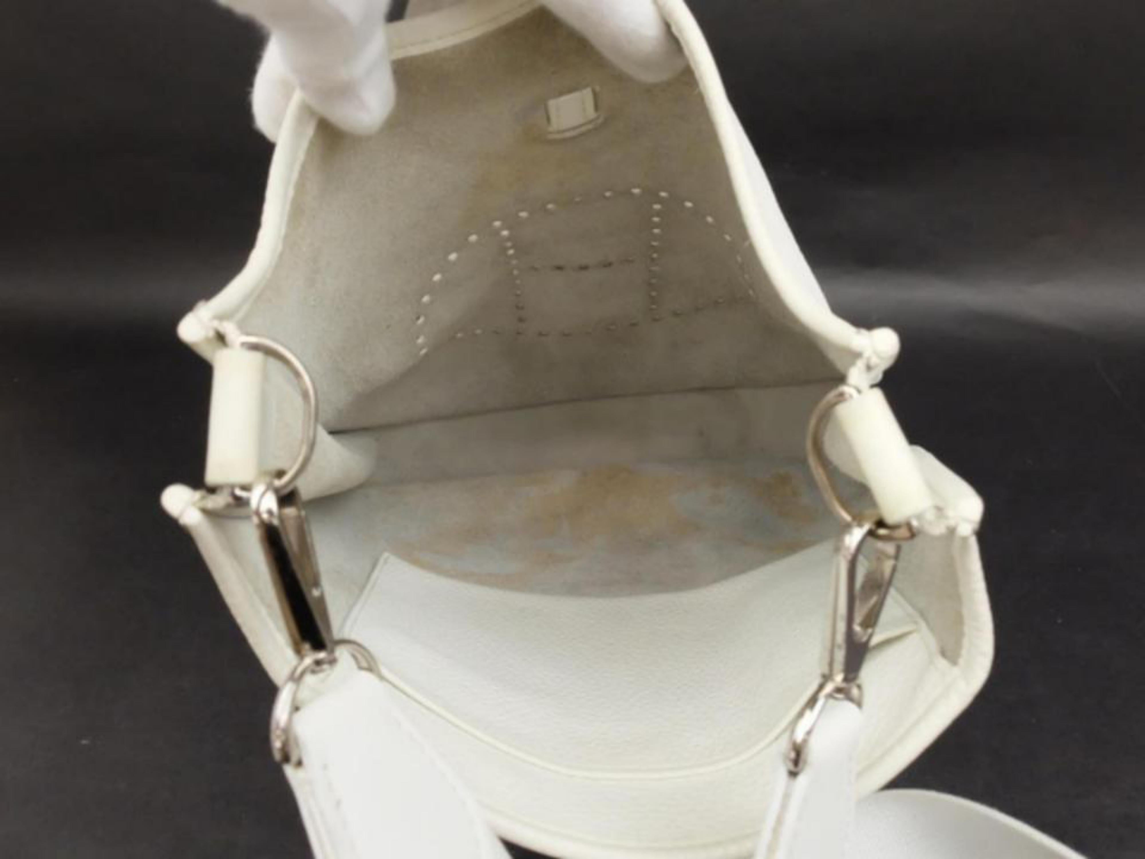 Gray Hermès Evelyne Pm 230229 White Leather Messenger Bag For Sale