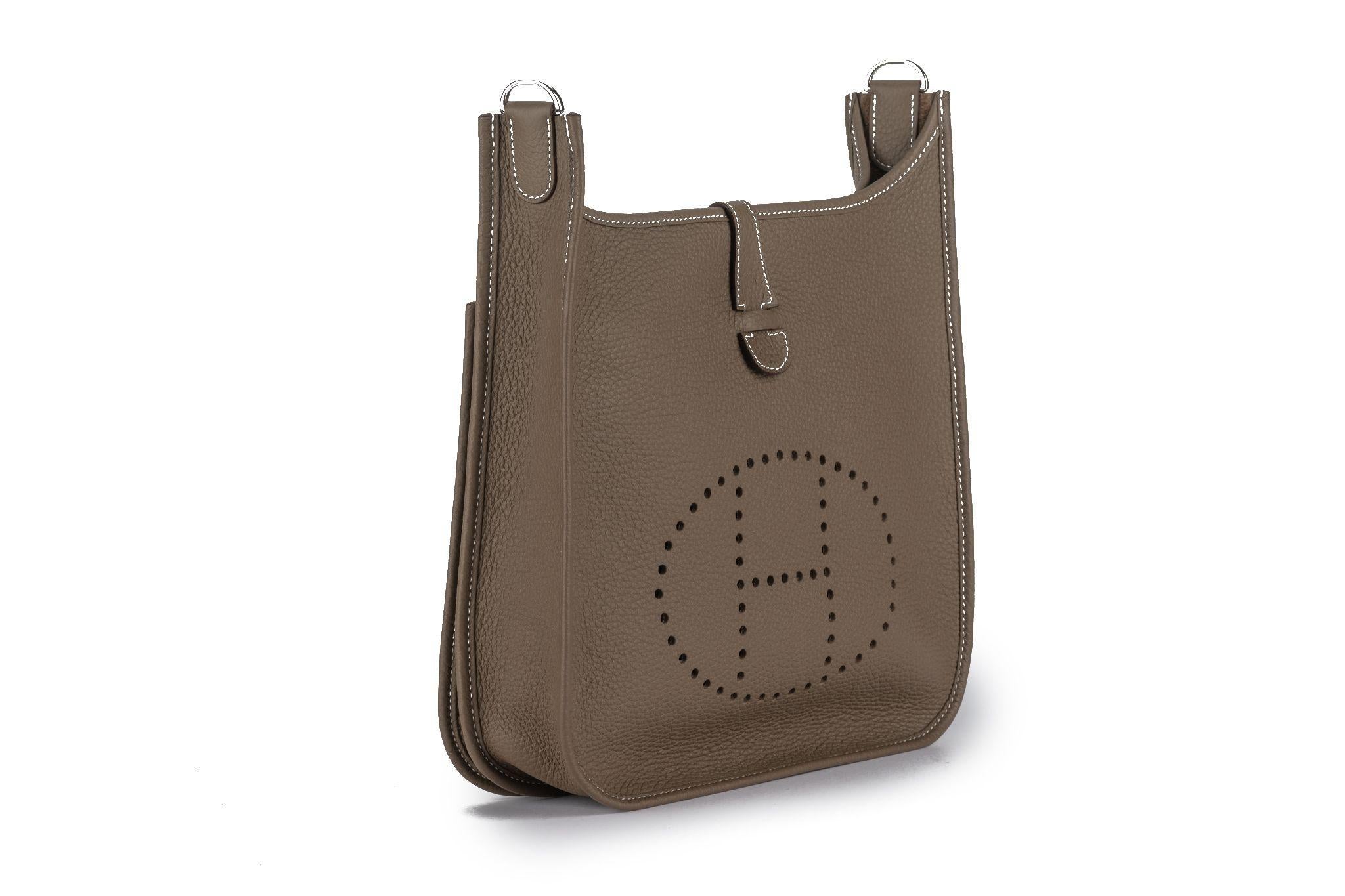 Hermès Evelyne PM 29 Etoupe Togo In New Condition In West Hollywood, CA