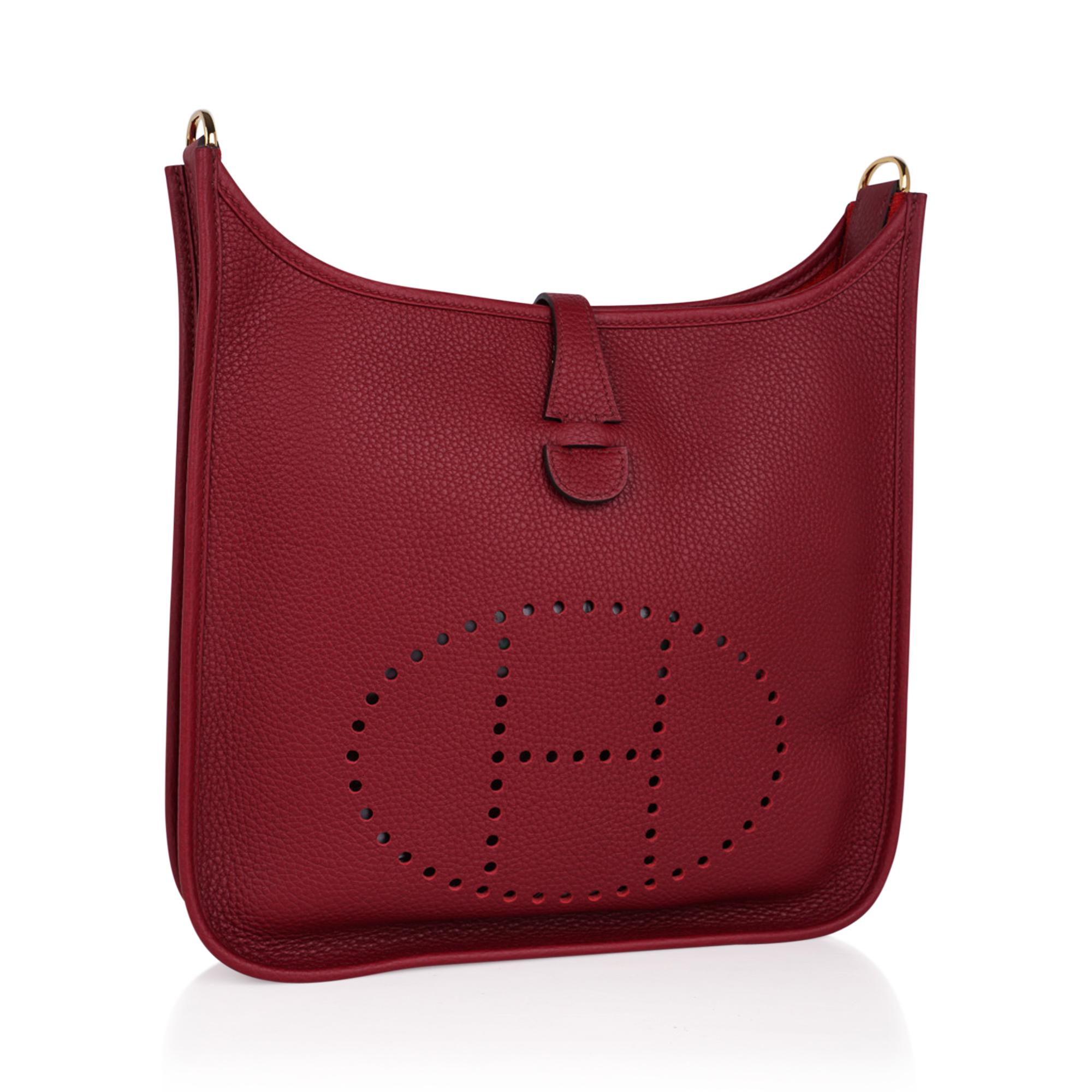 Hermes Evelyne PM Bag Rouge Grenat Gold Hardware Clemence In New Condition In Miami, FL