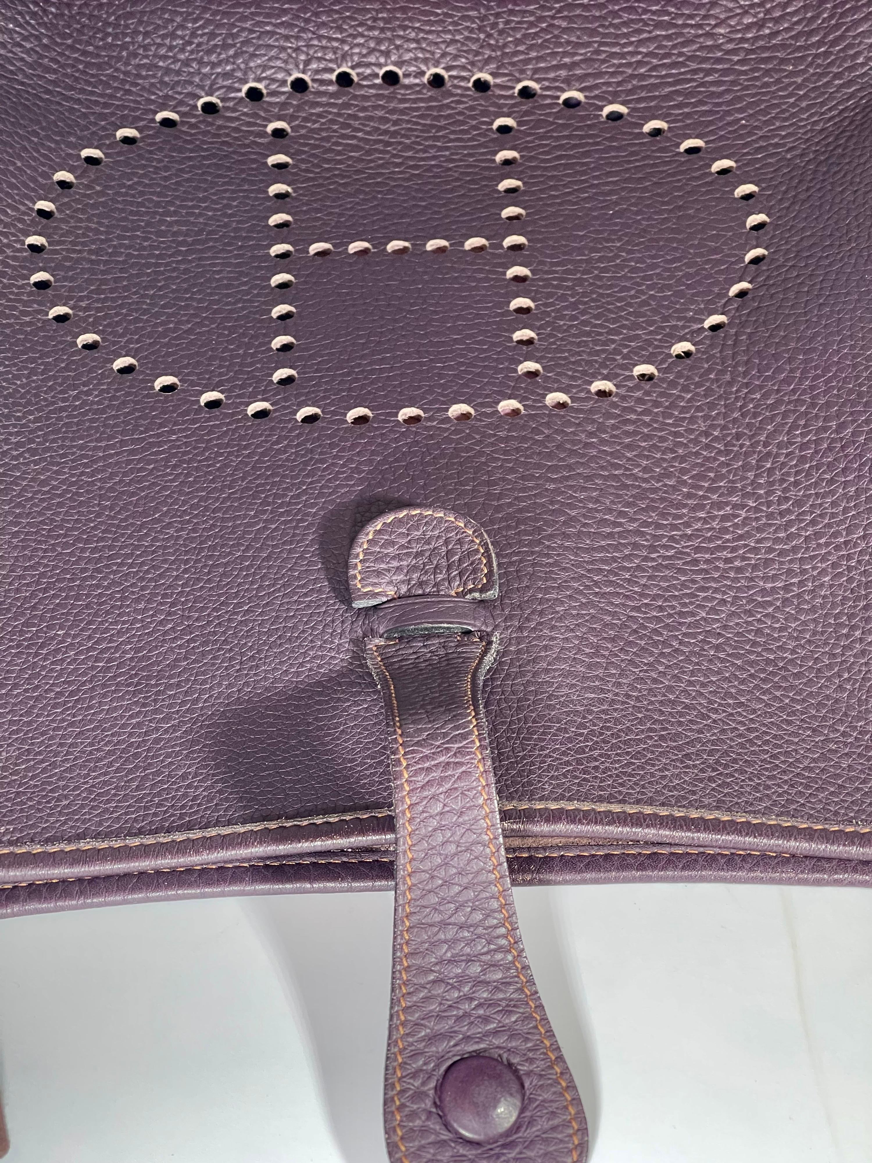 Pictures are not doing justice with the bag 
its almost new bag and it is in excellent shape 
Hermès Evelyne Pm Brown Leather Cross Body Bag 
Cross-Body Dark Brown / Chocc`olate Leather Messenger Bag 
Most desirable and Convenient cross body bag
