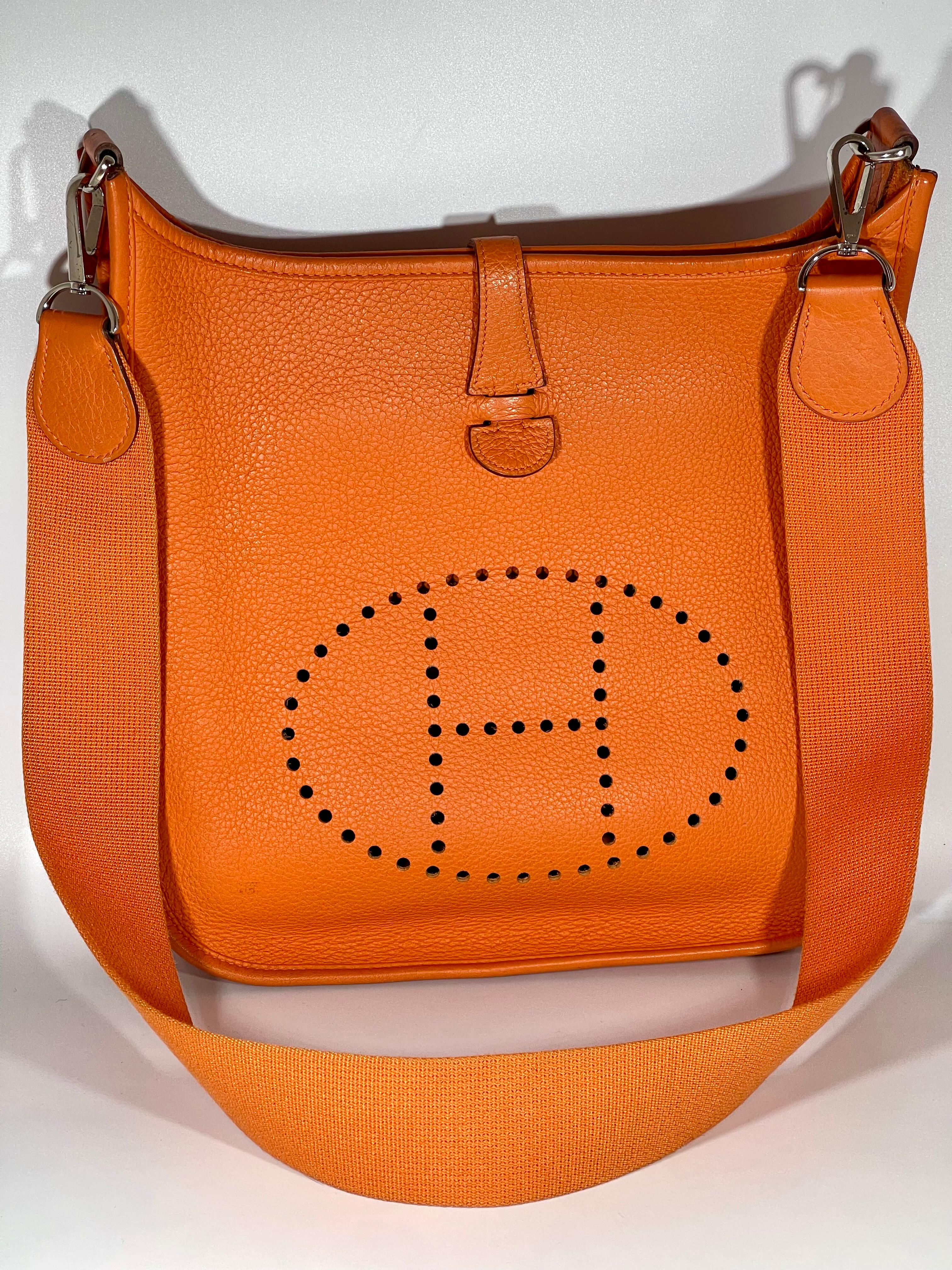 Hermès Evelyne Pm Oranges Leather Cross Body Bag, Excellent condition For Sale 6