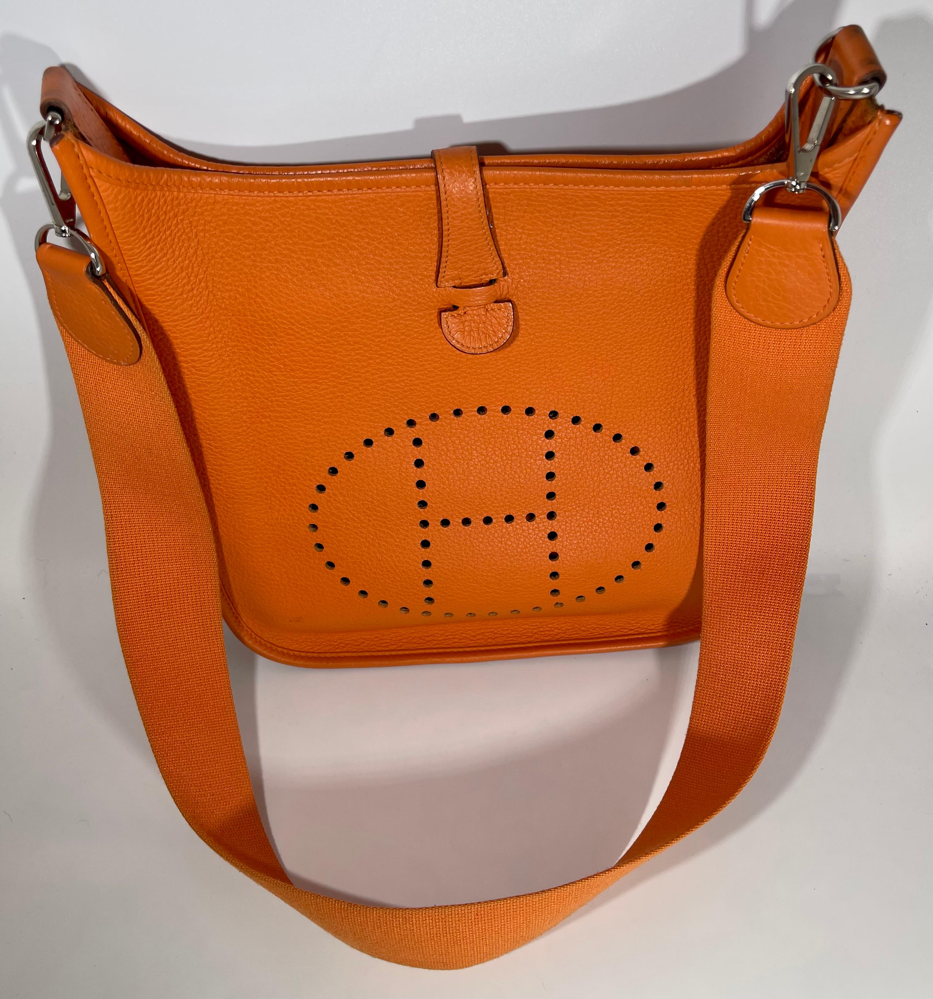 Hermès Evelyne Pm Oranges Leather Cross Body Bag, Excellent condition For Sale 1