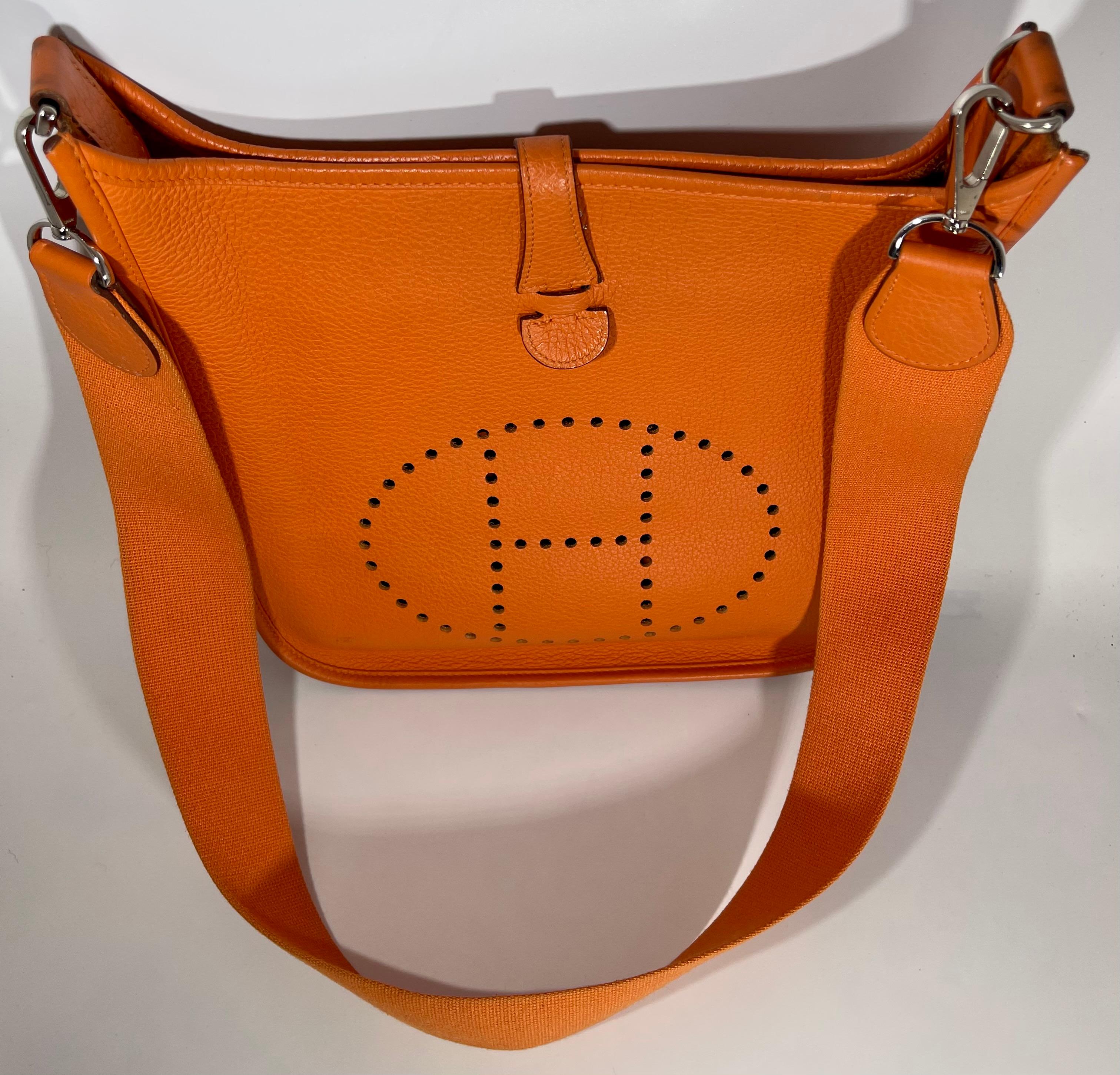 Hermès Evelyne Pm Oranges Leather Cross Body Bag, Excellent condition For Sale 3