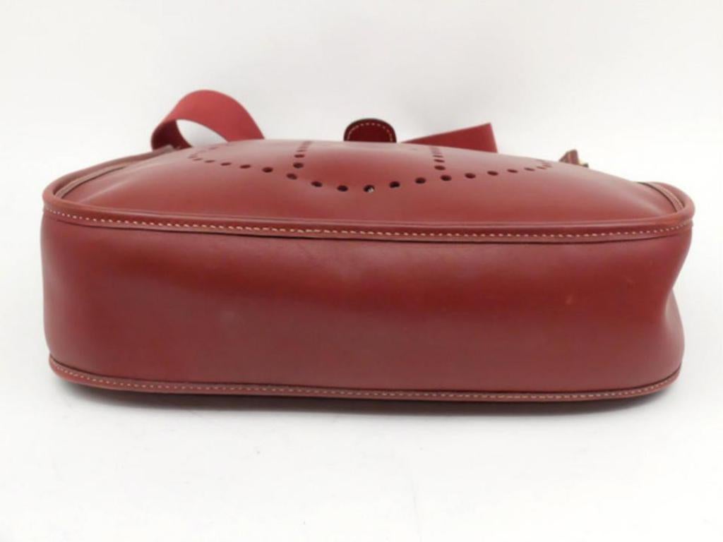 Hermès Evelyne Rouge 230458 Red Leather Shoulder Bag For Sale 6