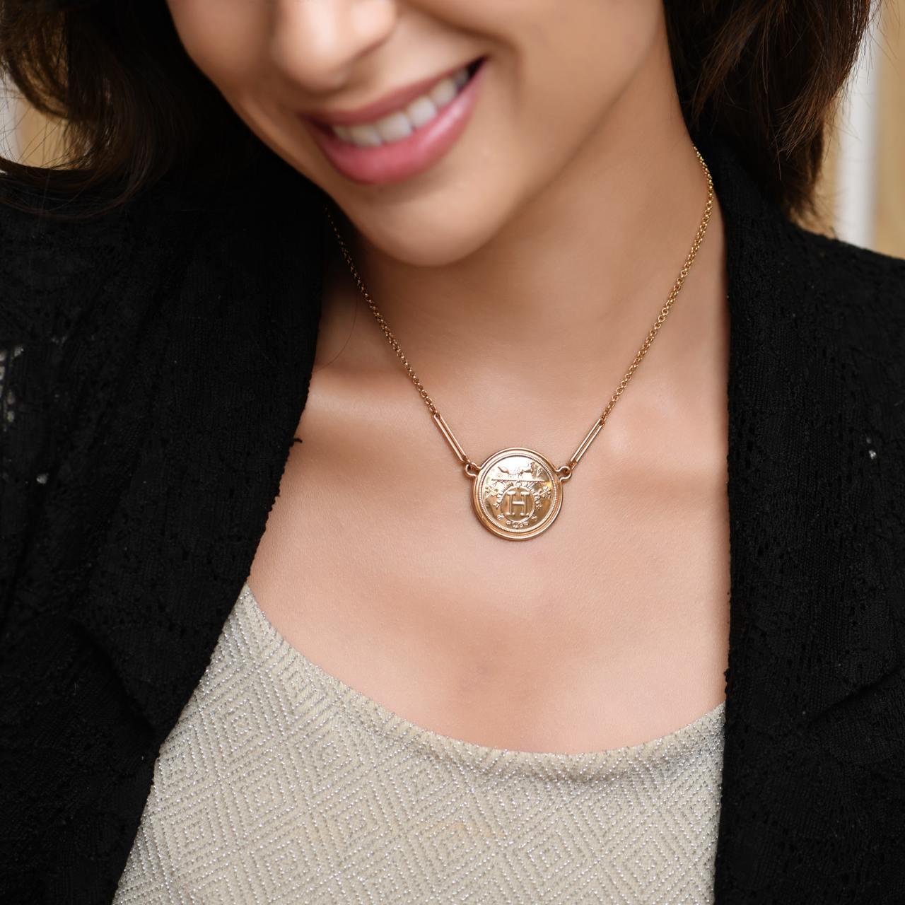 Hermès Ex-Libris 18K Rose Gold Coin Pendant Necklace Very Large Model In Excellent Condition For Sale In Banbury, GB