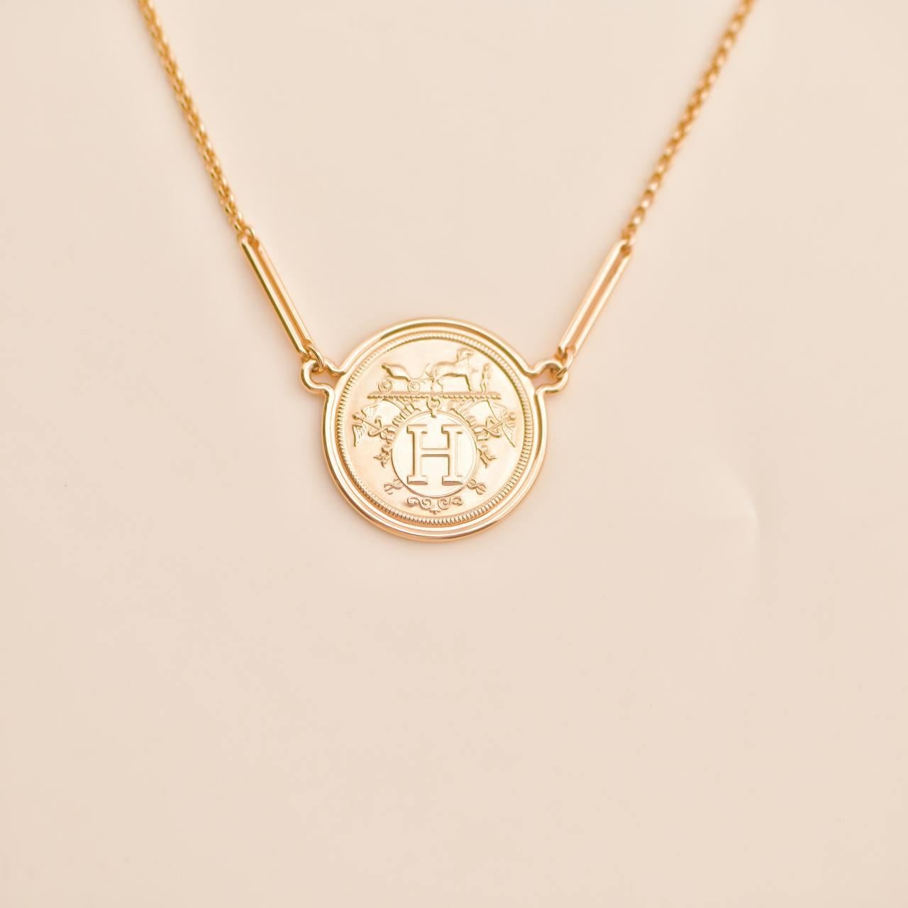 Hermès Ex-Libris 18K Rose Gold Coin Pendant Necklace Very Large Model For Sale 3
