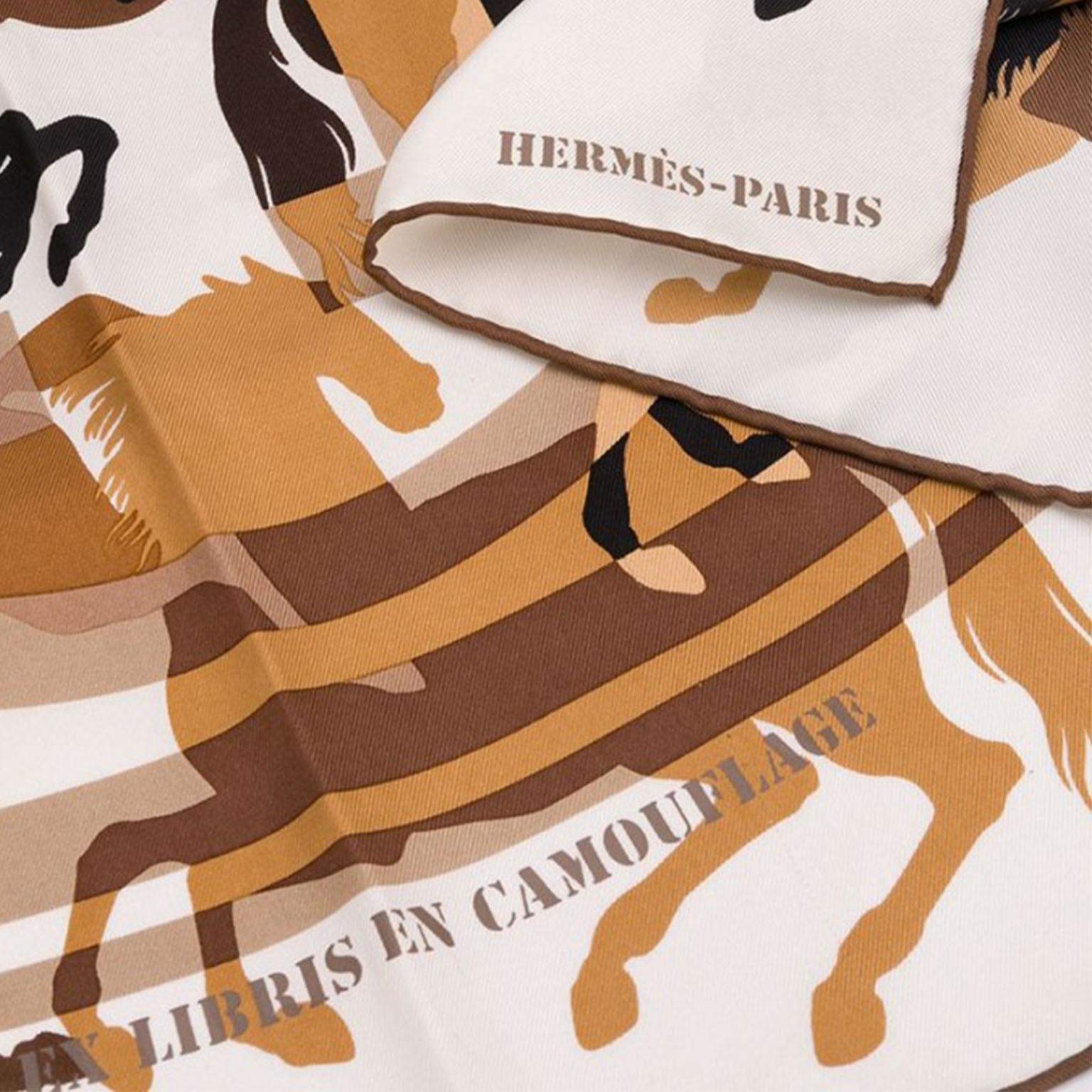 Beige Hermès EX LIBRIS EN CAMOUFLAGE printed silk scarf