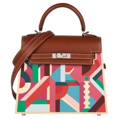 Hermès Fauve Barenia Leather & Beechwood Perspective Cavalière Kelly Wood 22cm