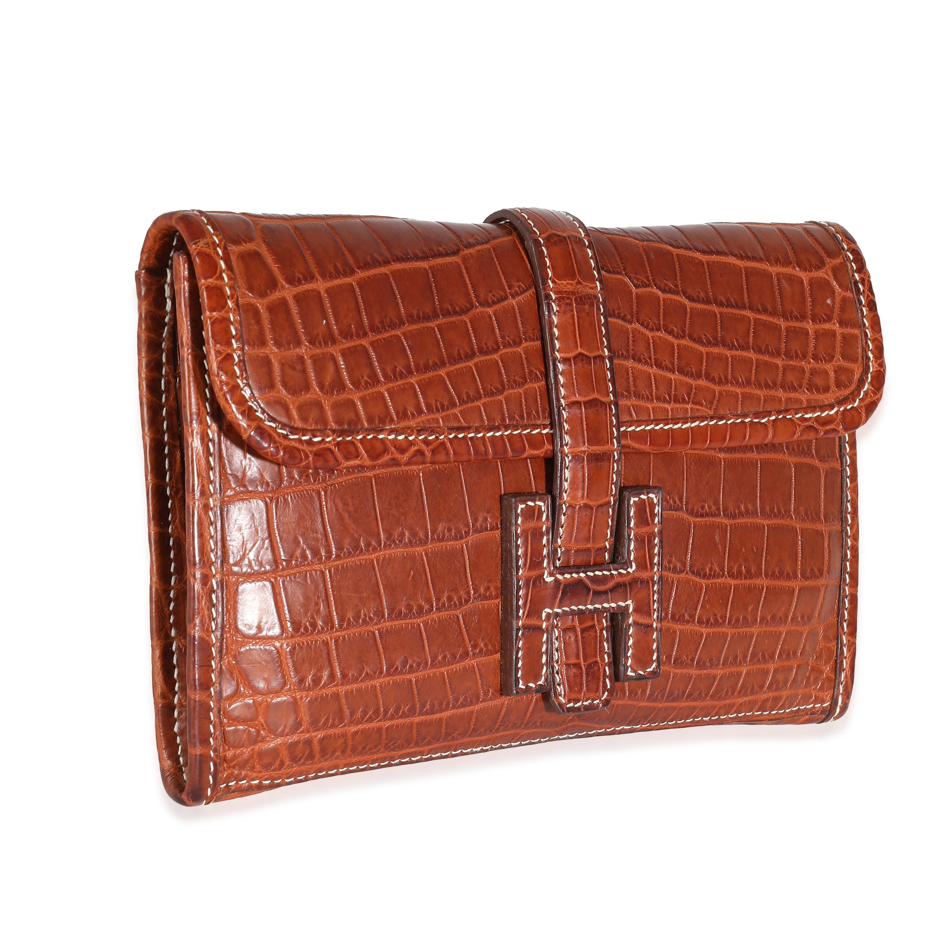Marron Hermès - Pochette en crocodile fauve Niloticus Lisse Mini Jige en vente